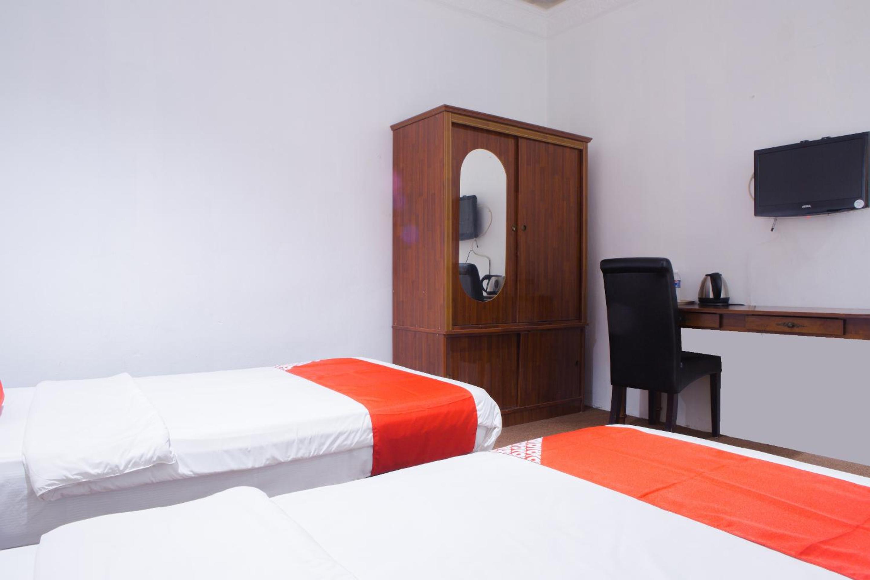 Deluxe Twin Room photo 3