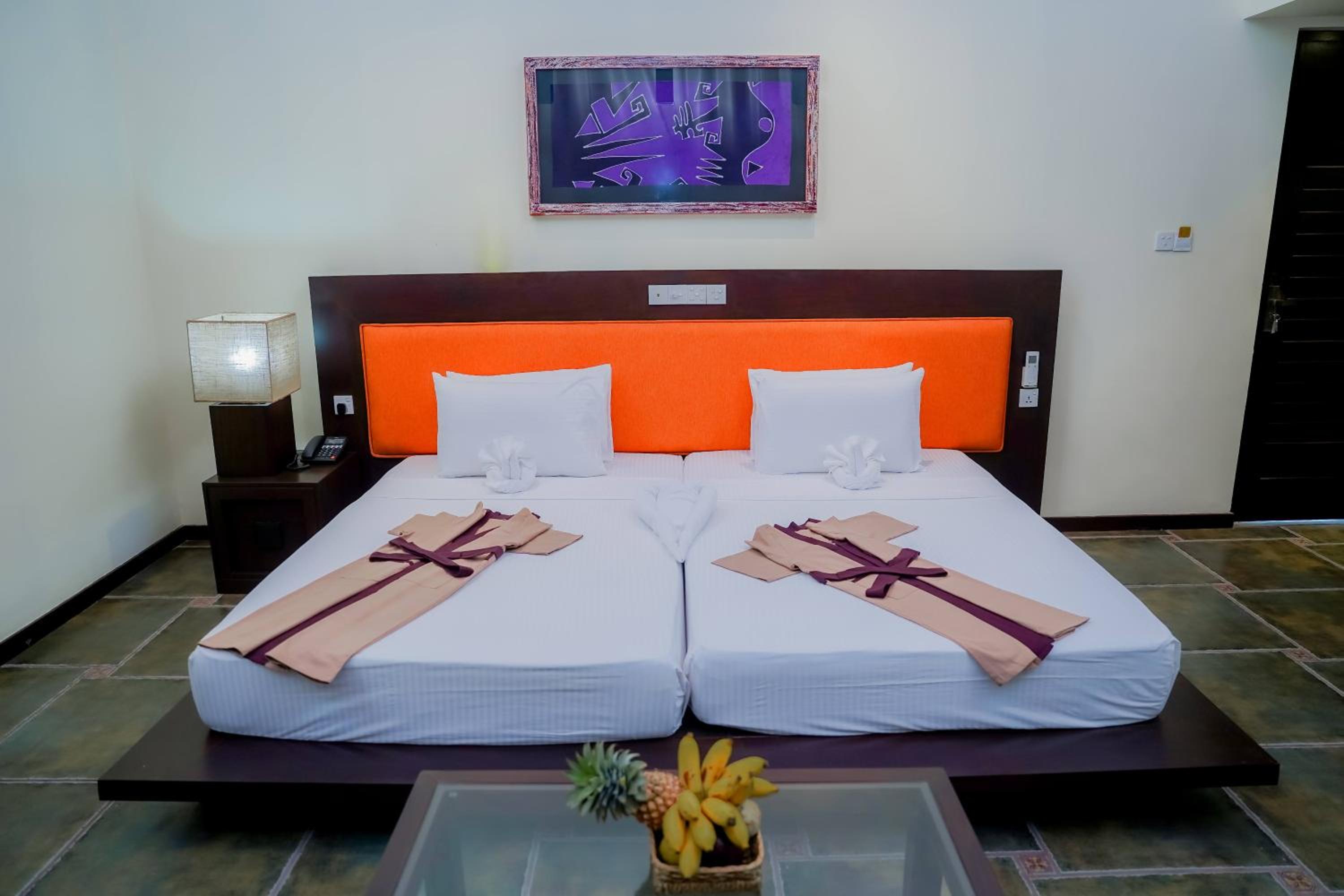 Standard Double Room - Photo 13