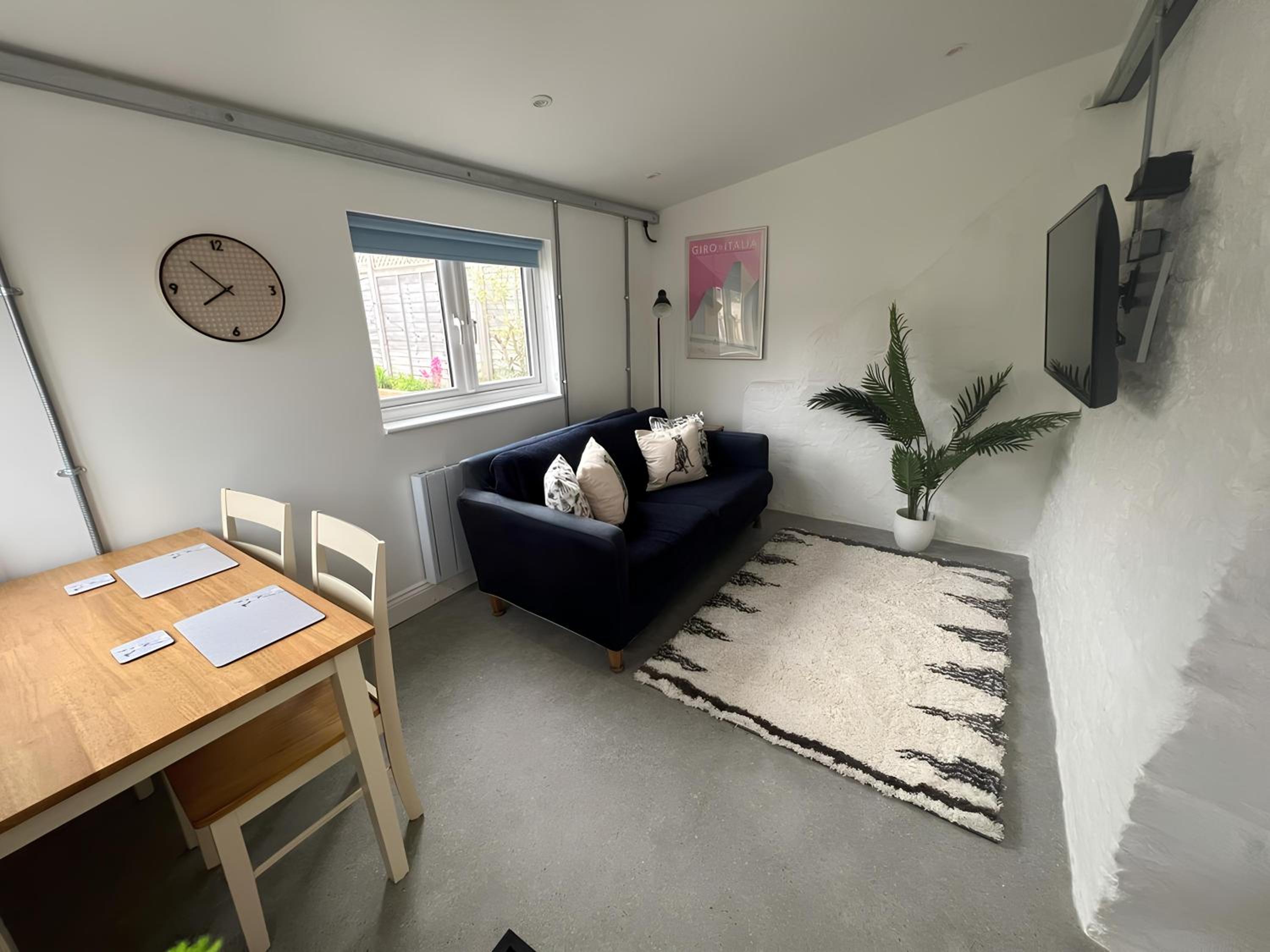 One-Bedroom House photo 2