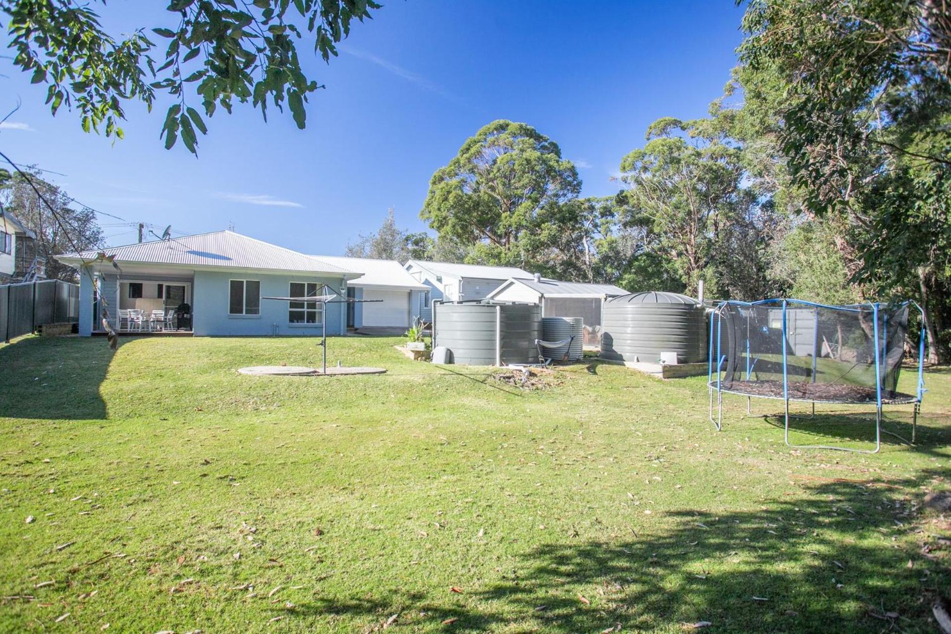 Three-Bedroom House photo 2