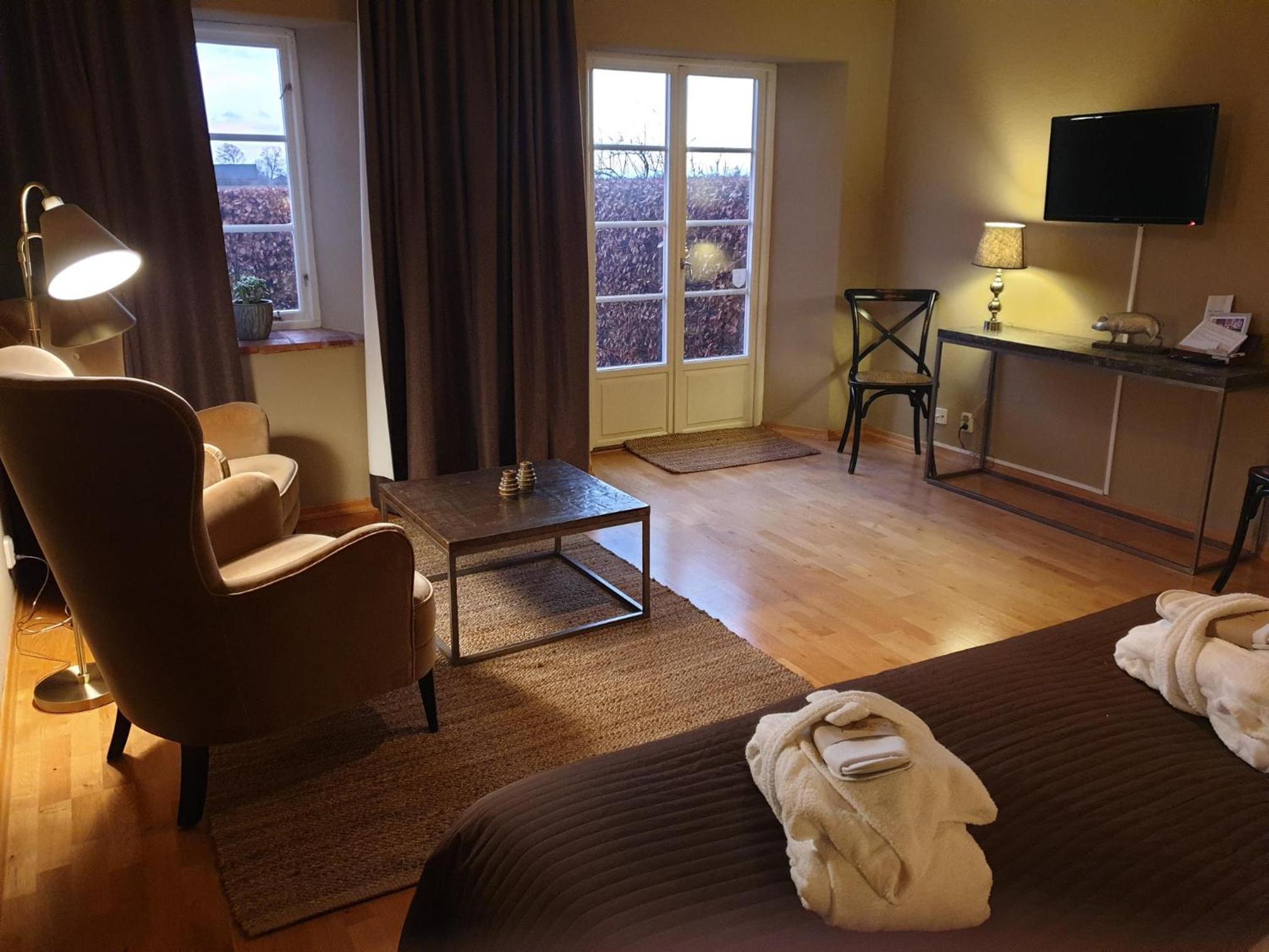 Twin Room - Photo 8