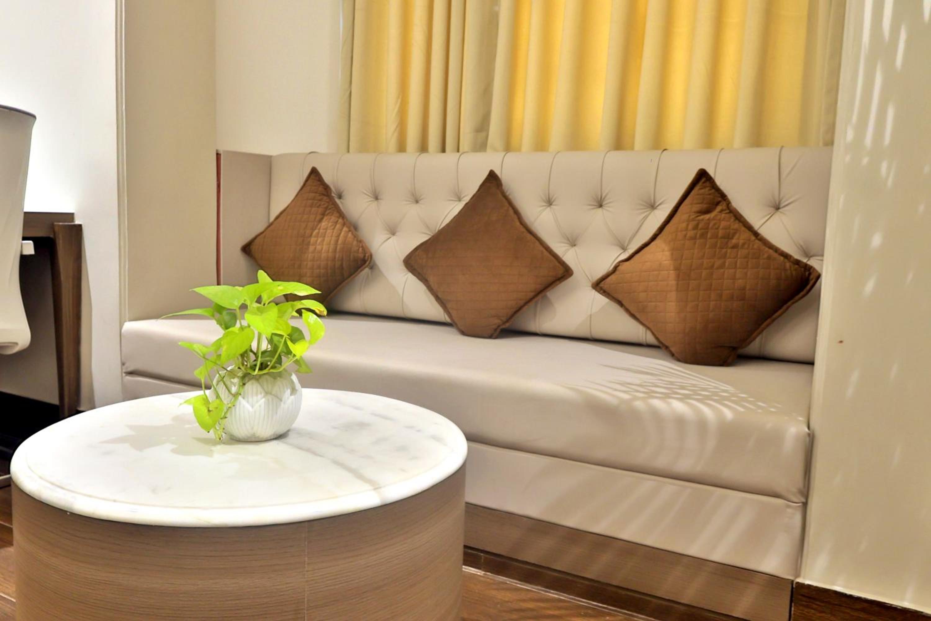 Executive Suite - Photo 25