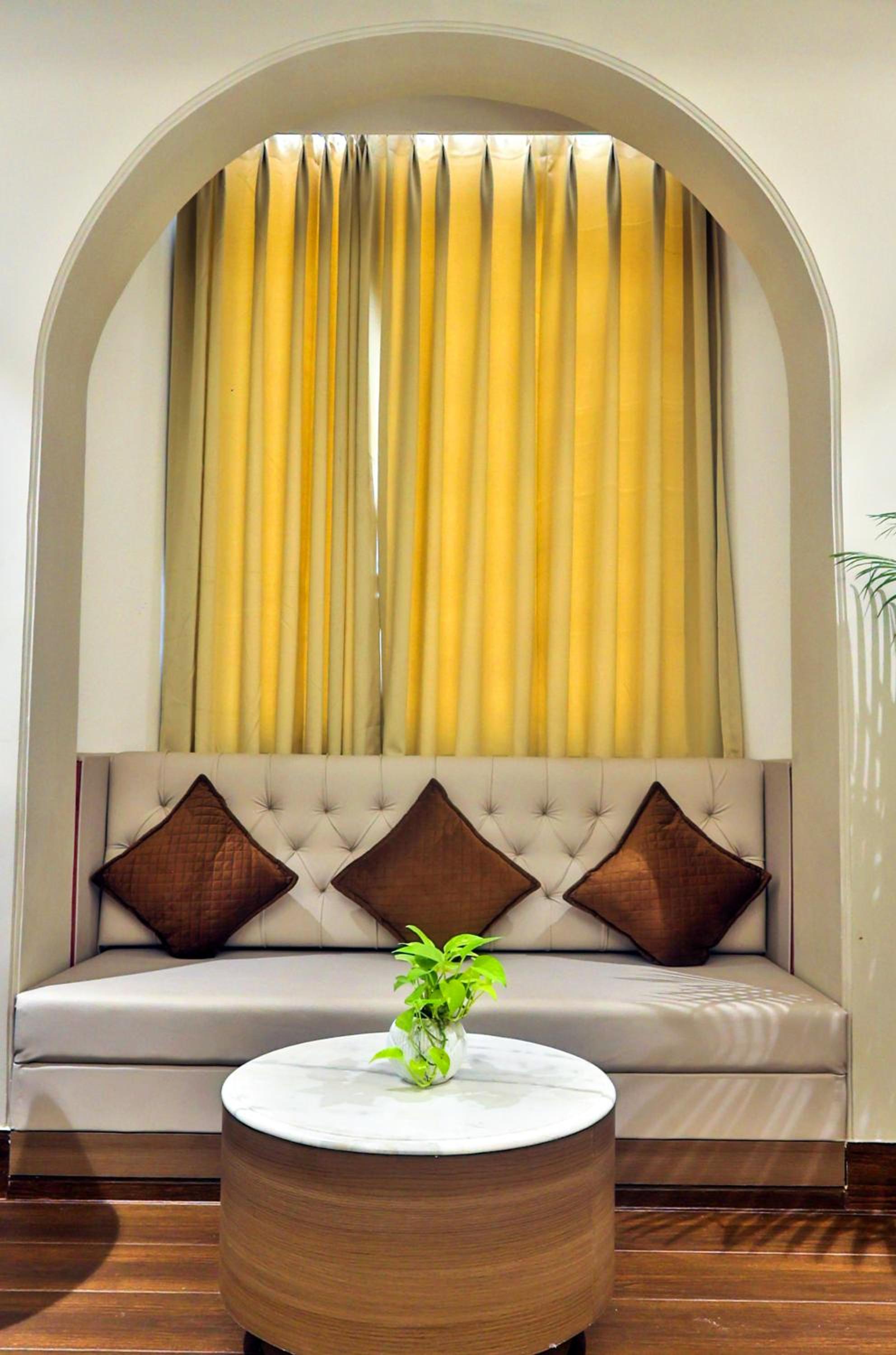 Executive Suite - Photo 23