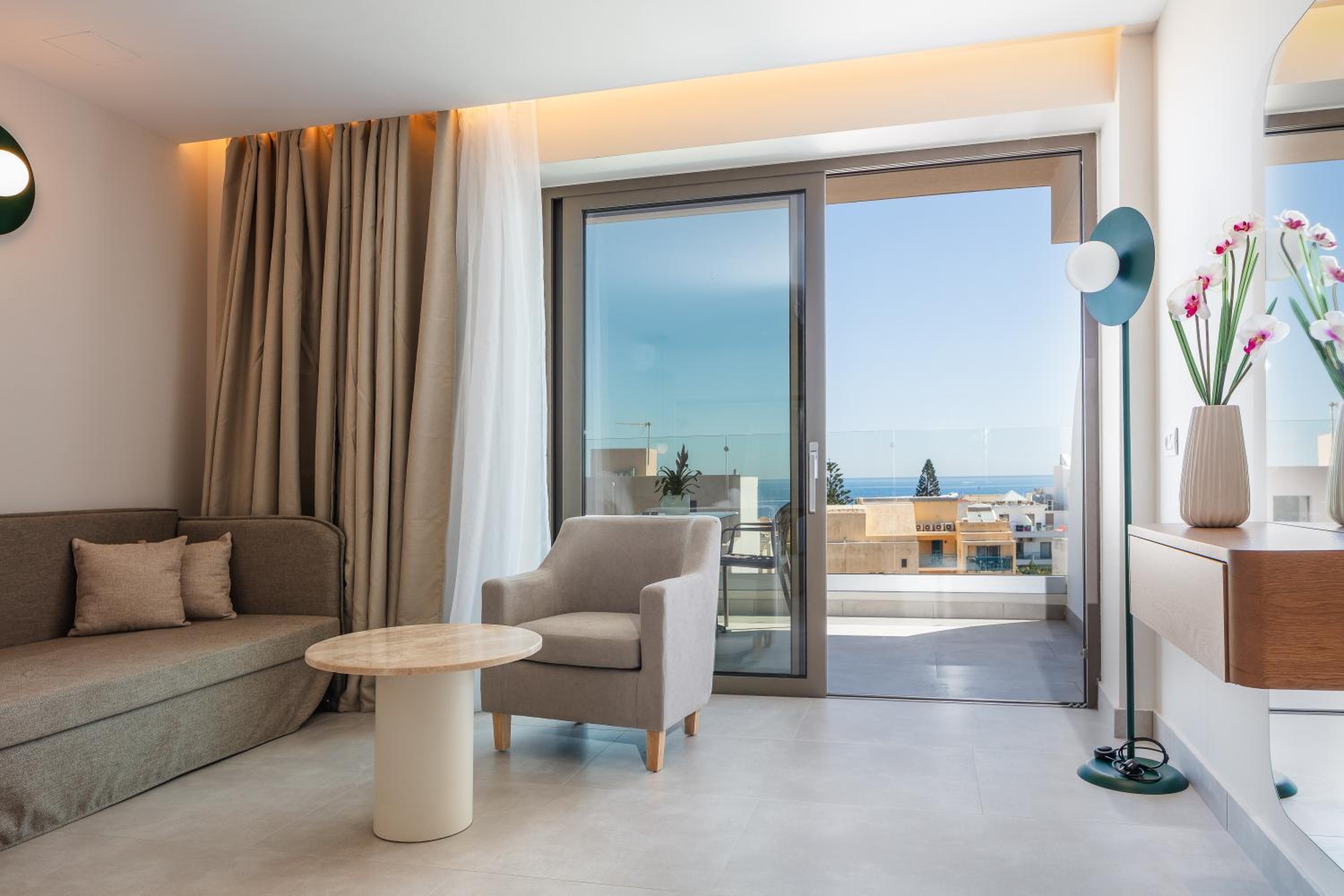 Superior Room with Sea View - Photo 3