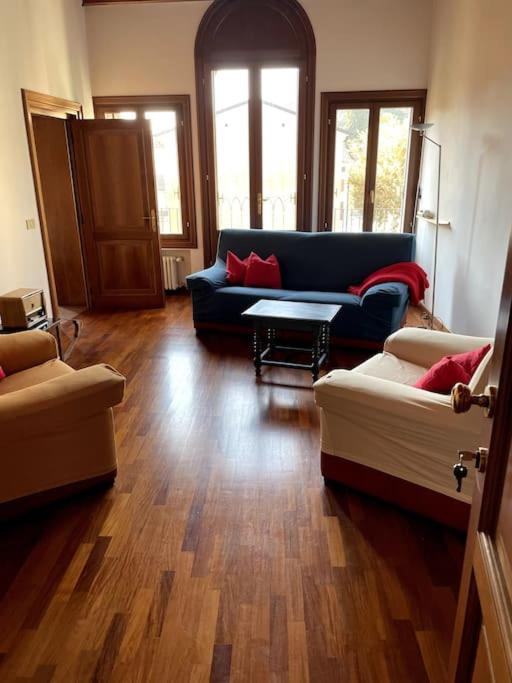 Two-Bedroom Apartment with View photo 3