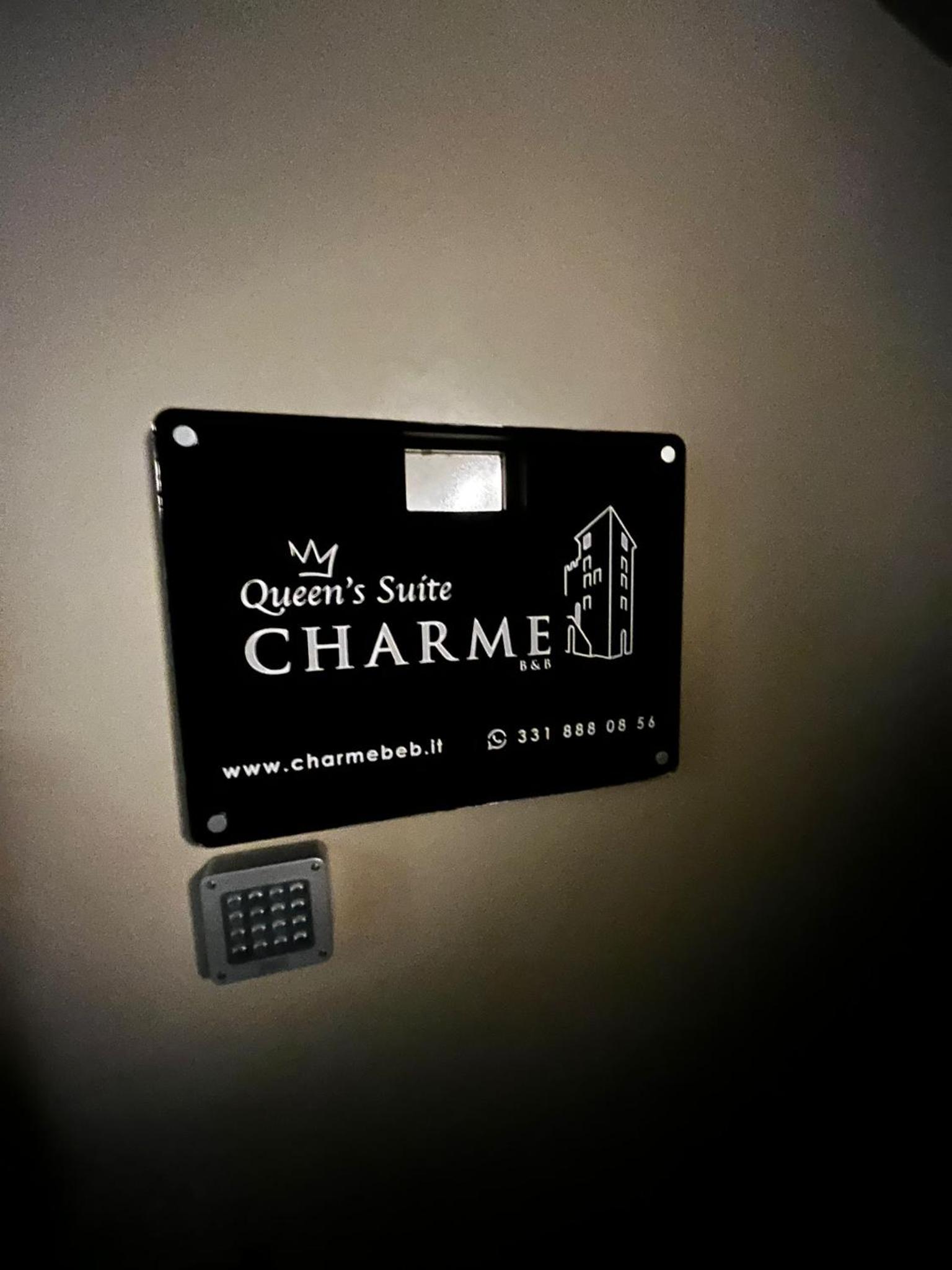 Deluxe Queen Suite - Photo 9