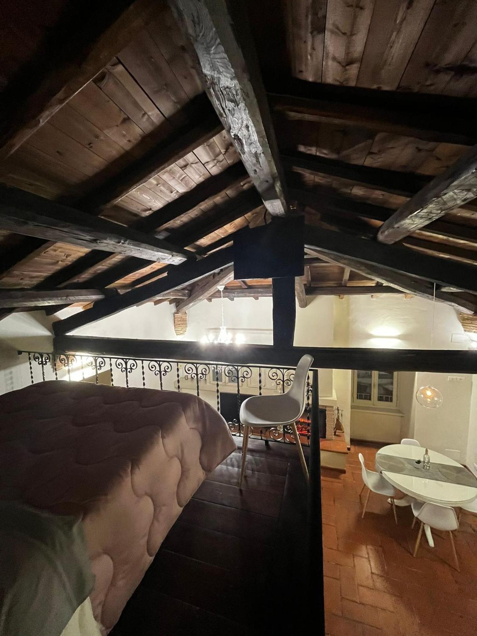 Deluxe Queen Suite - Photo 20