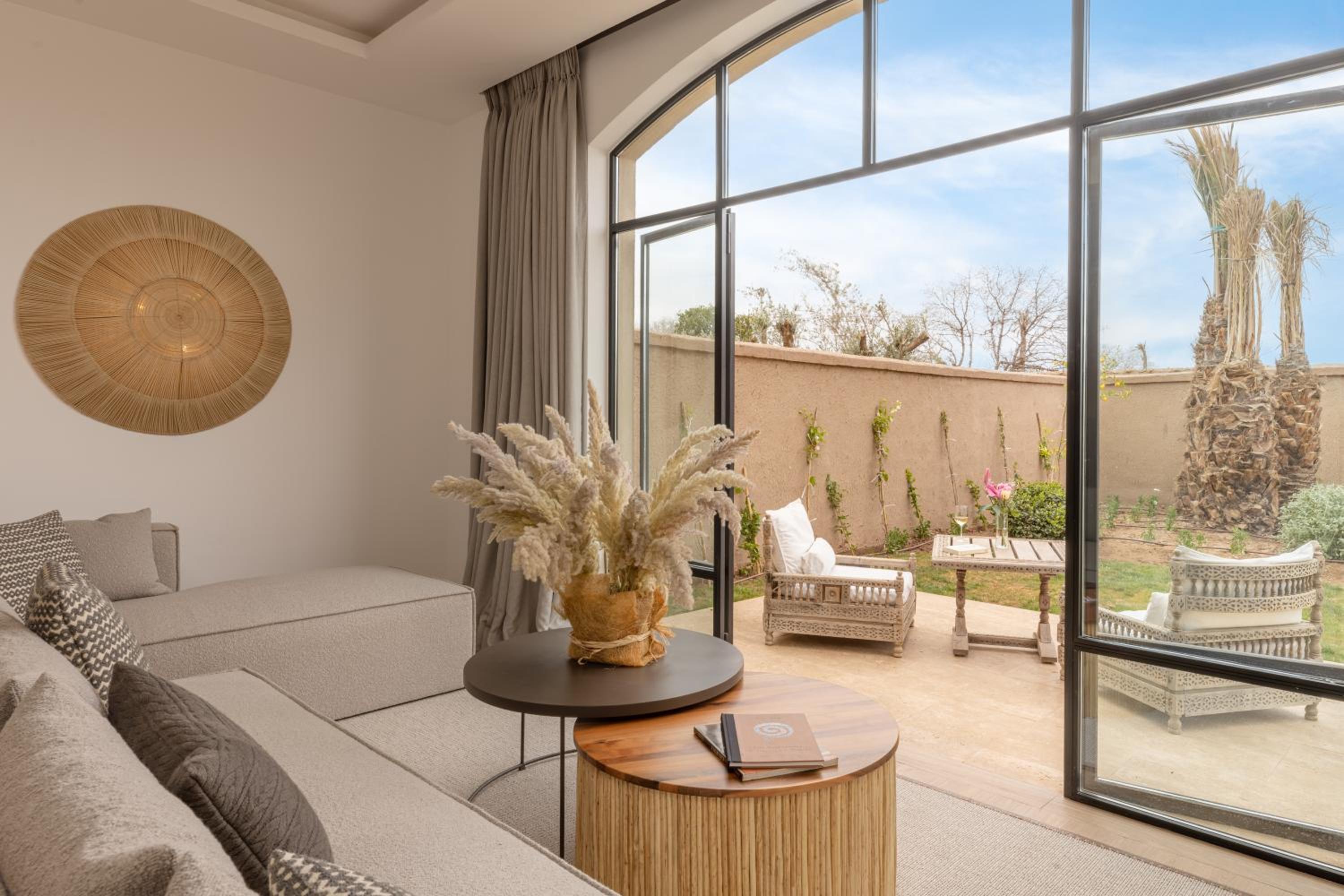 Superior Suite - Photo 11