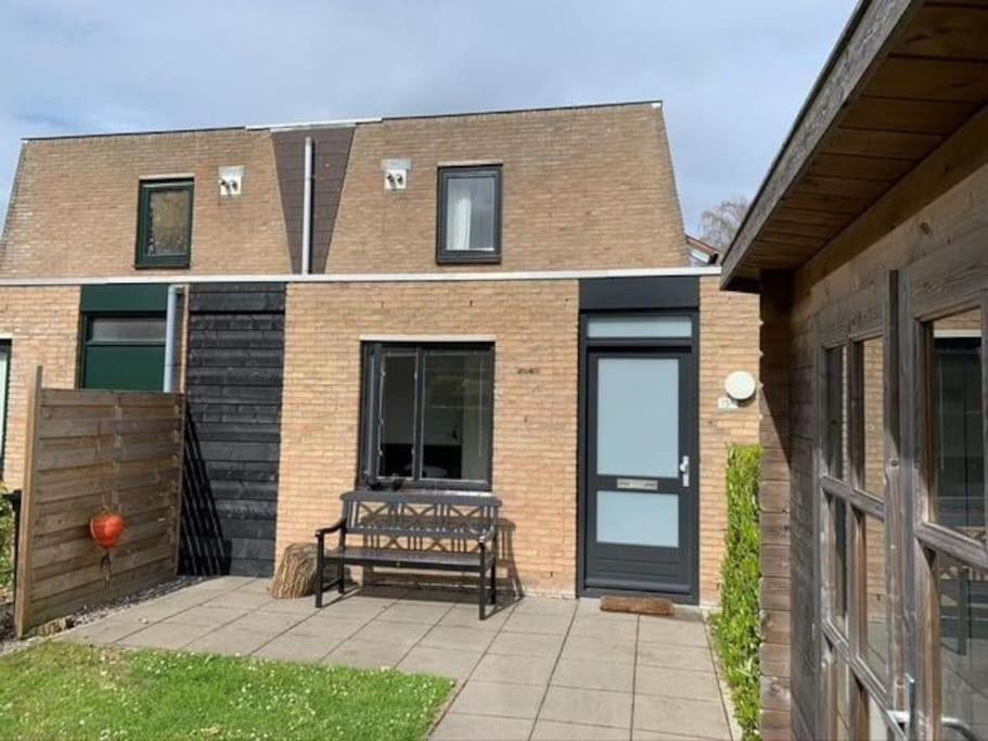 Three-Bedroom House photo 3