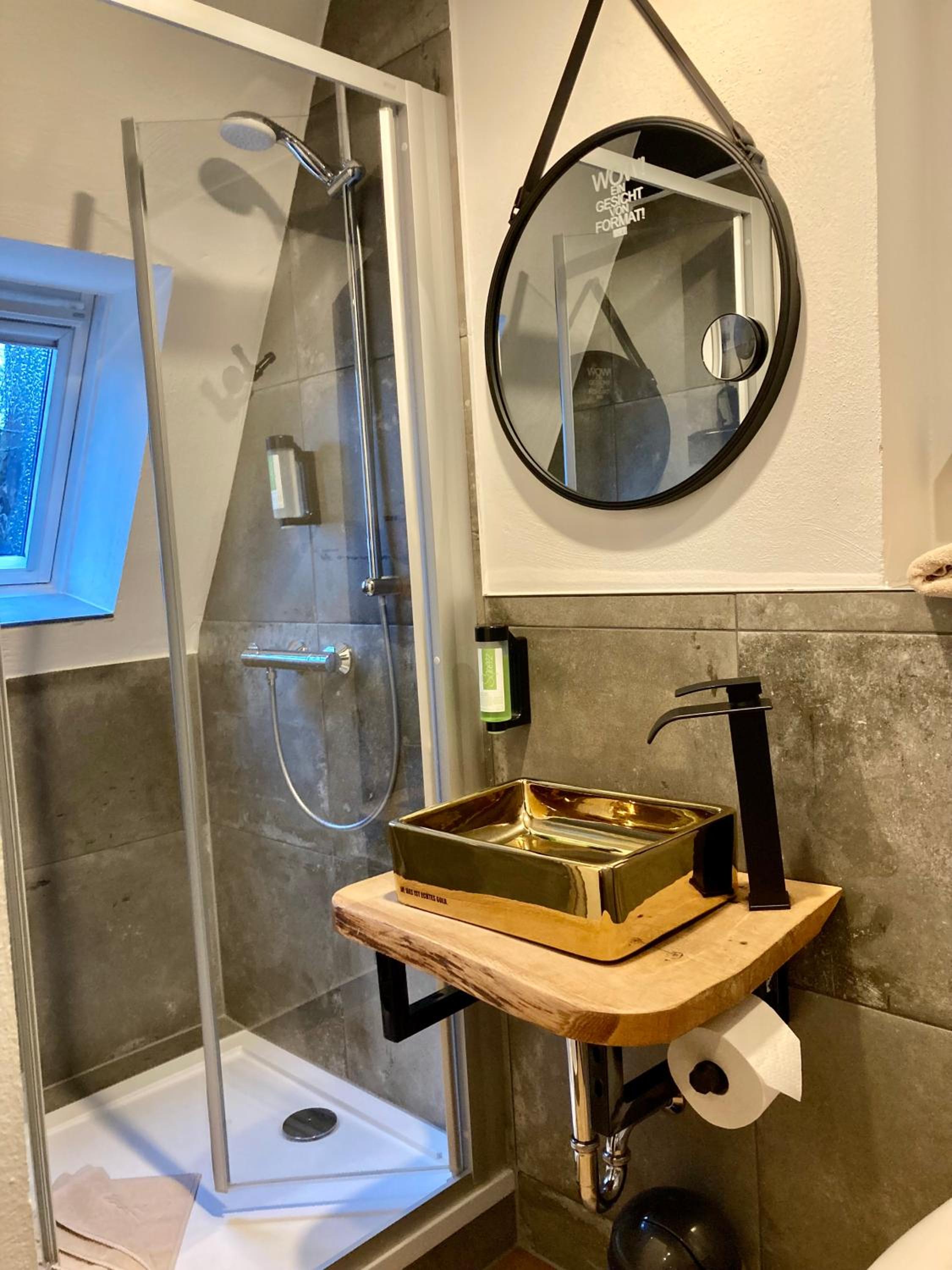 Single Room with Bathroom photo 3