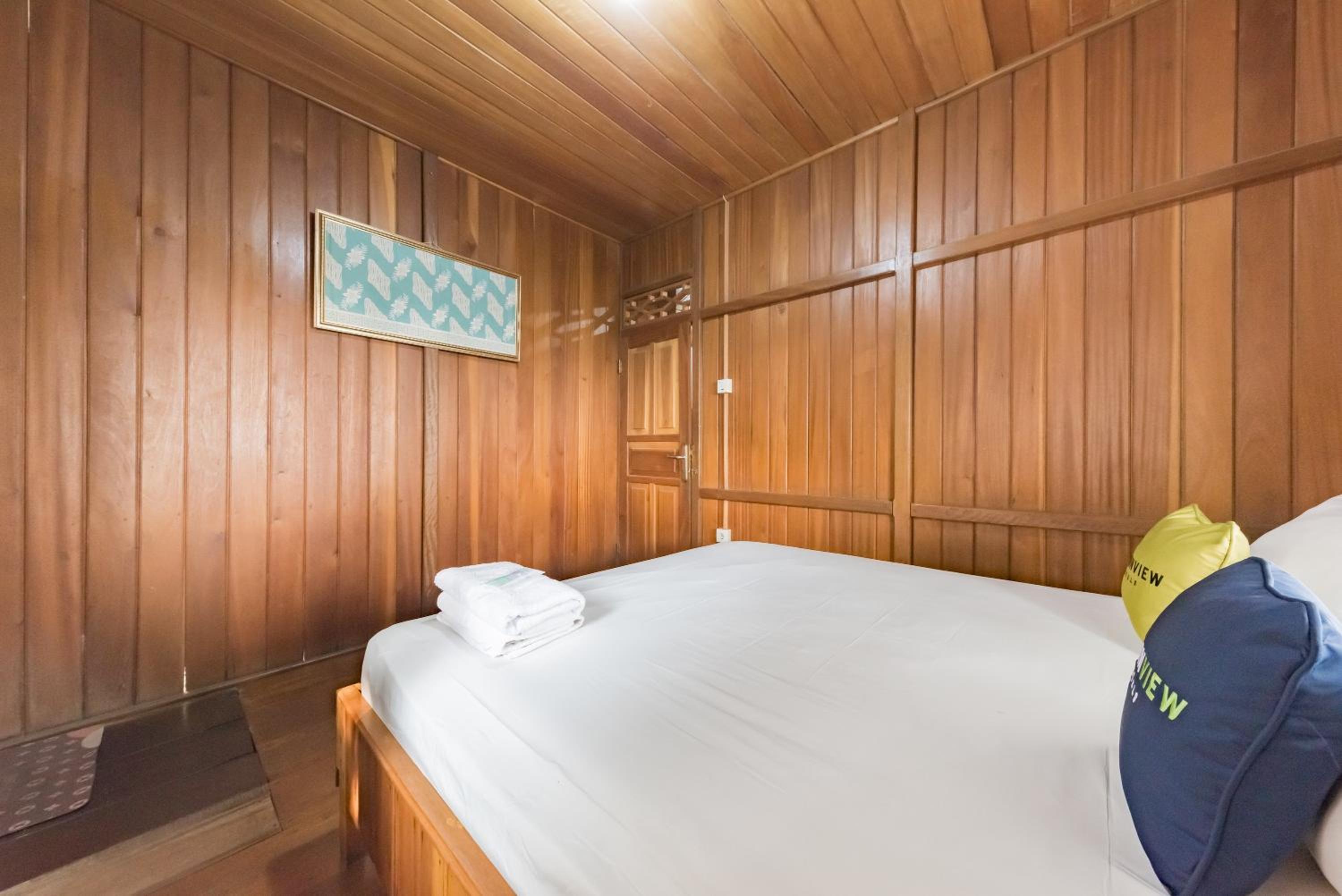 Large Double Room photo 2