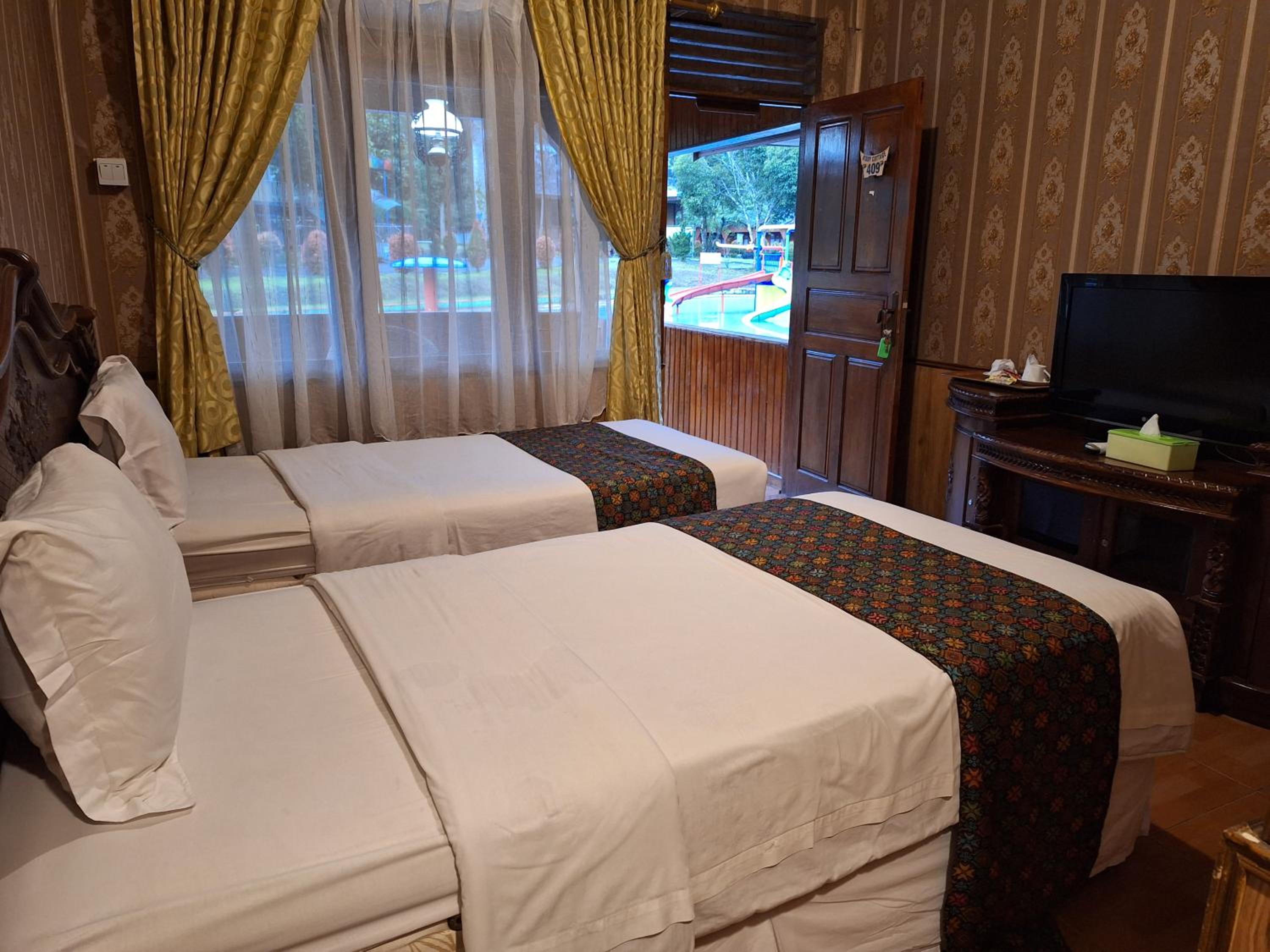 Superior Twin Room