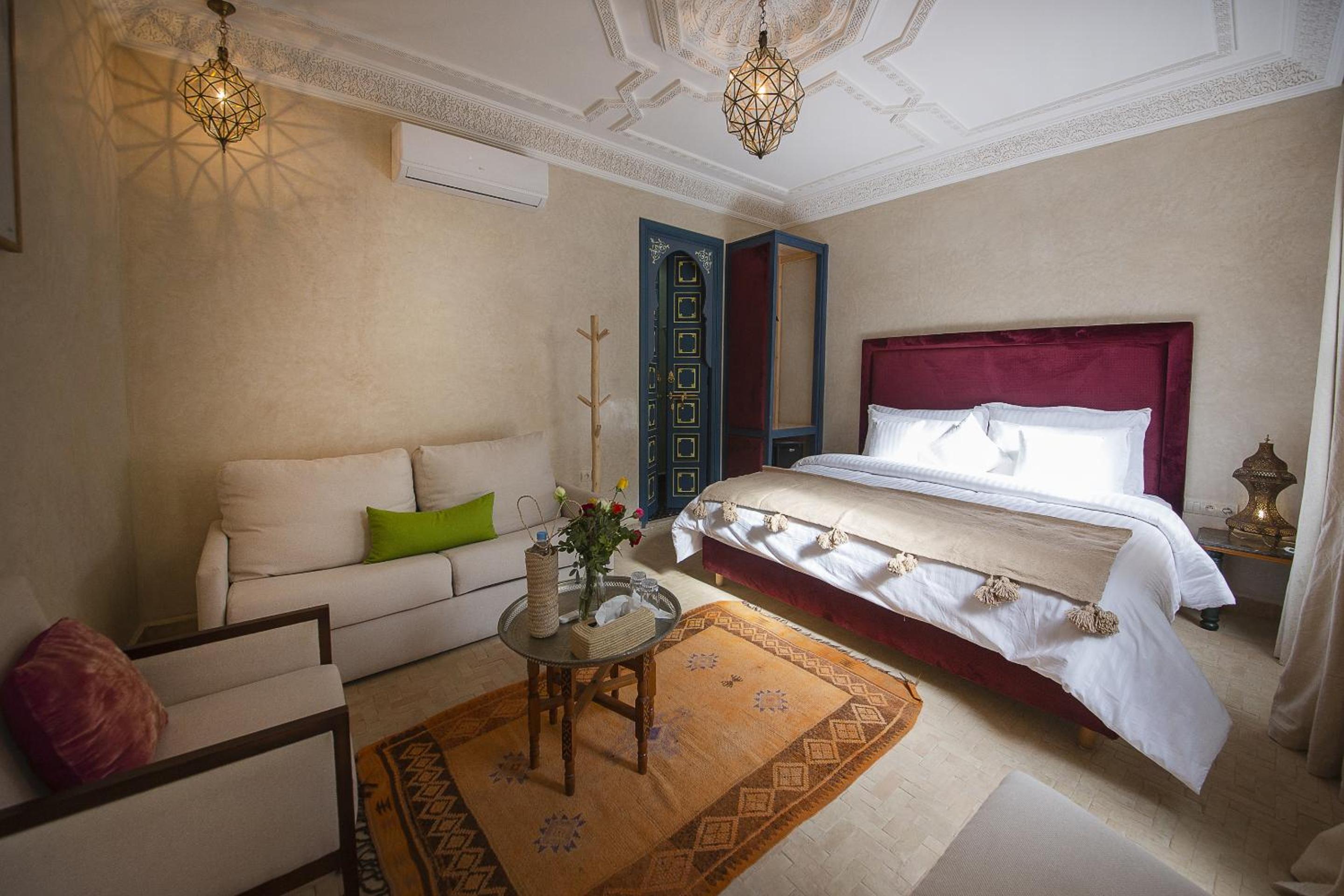 Deluxe Suite - Photo 2