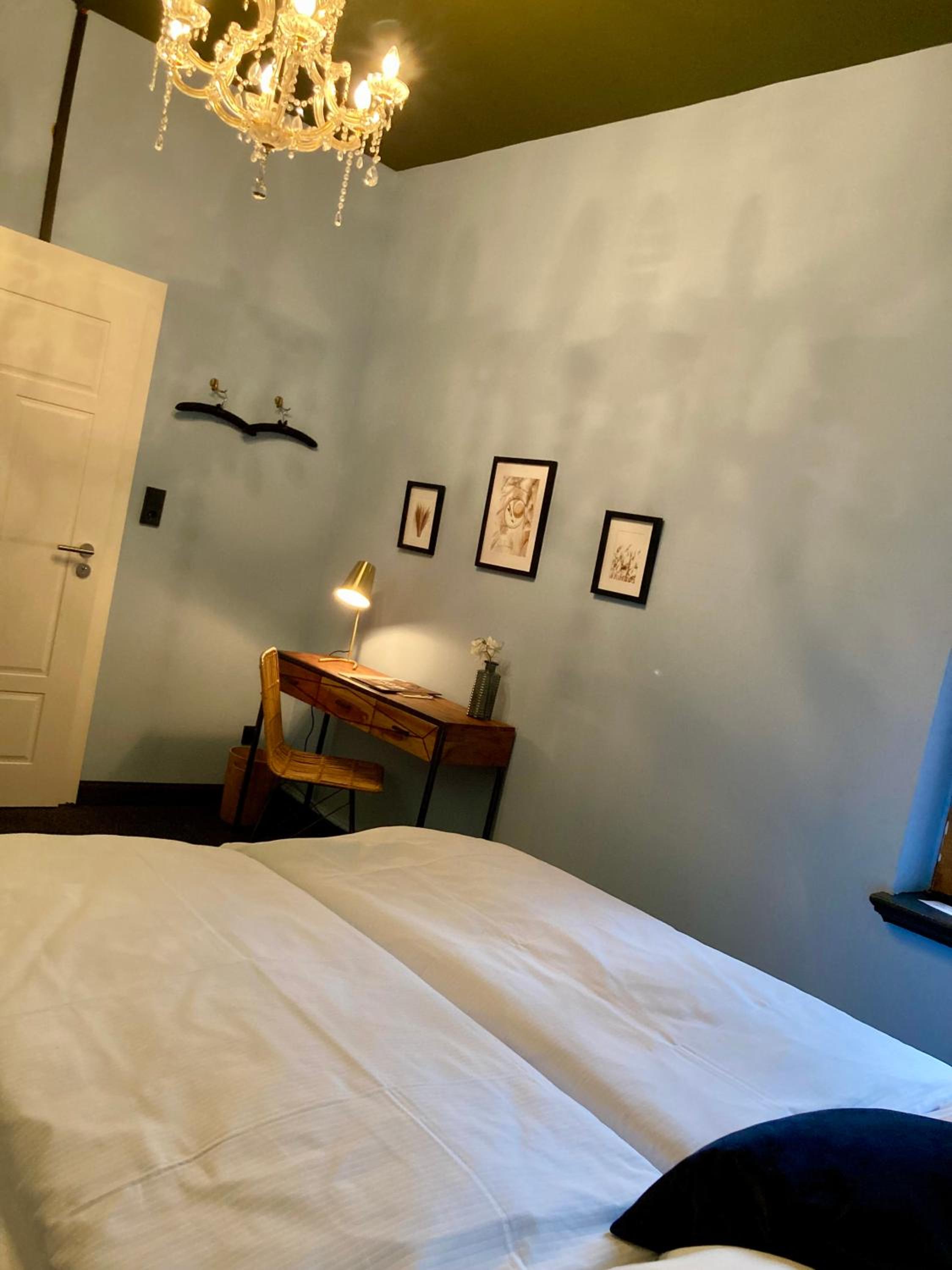 Economy Double Room - Photo 6