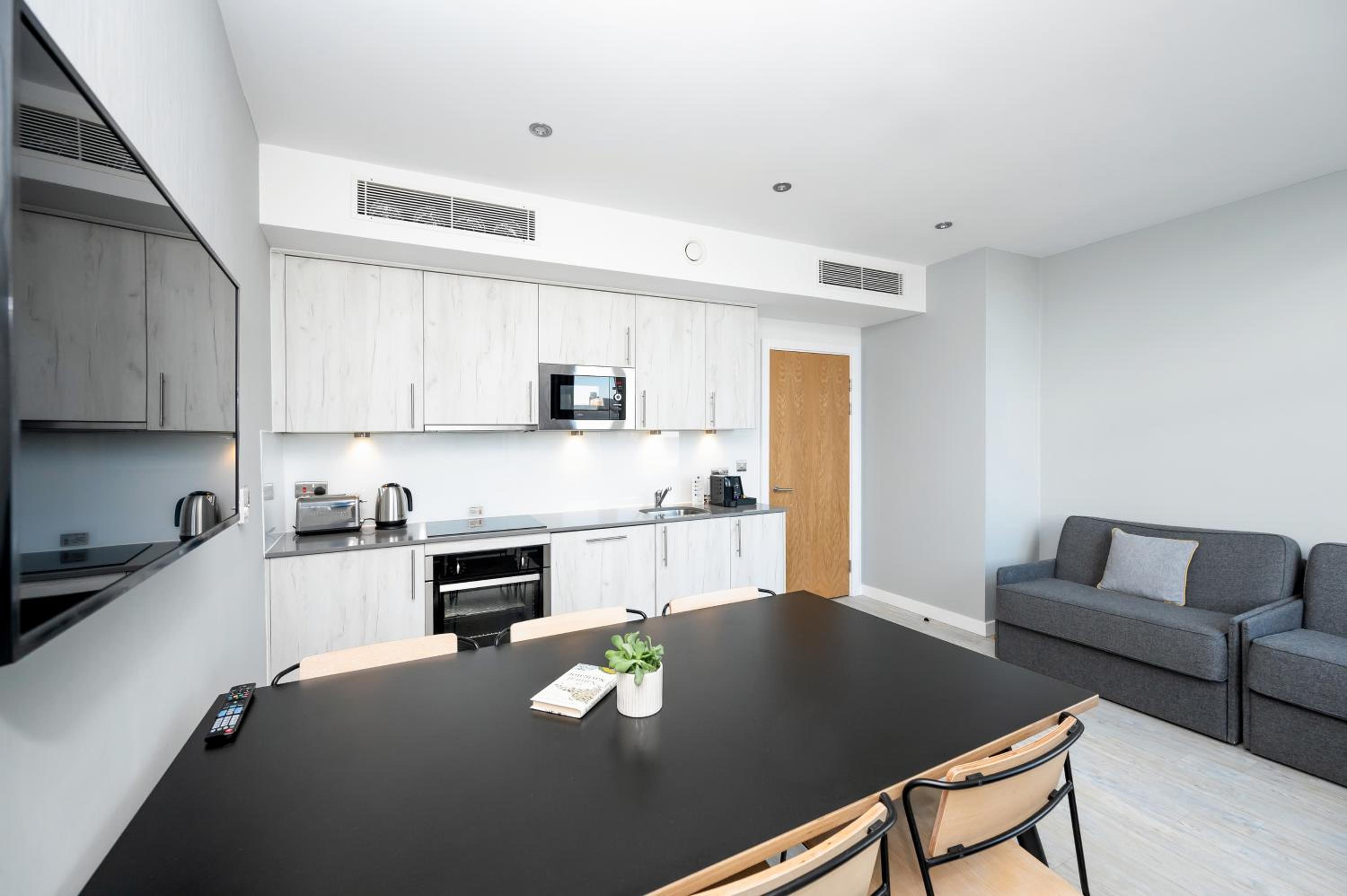 Two-Bedroom Apartment Twin photo 3