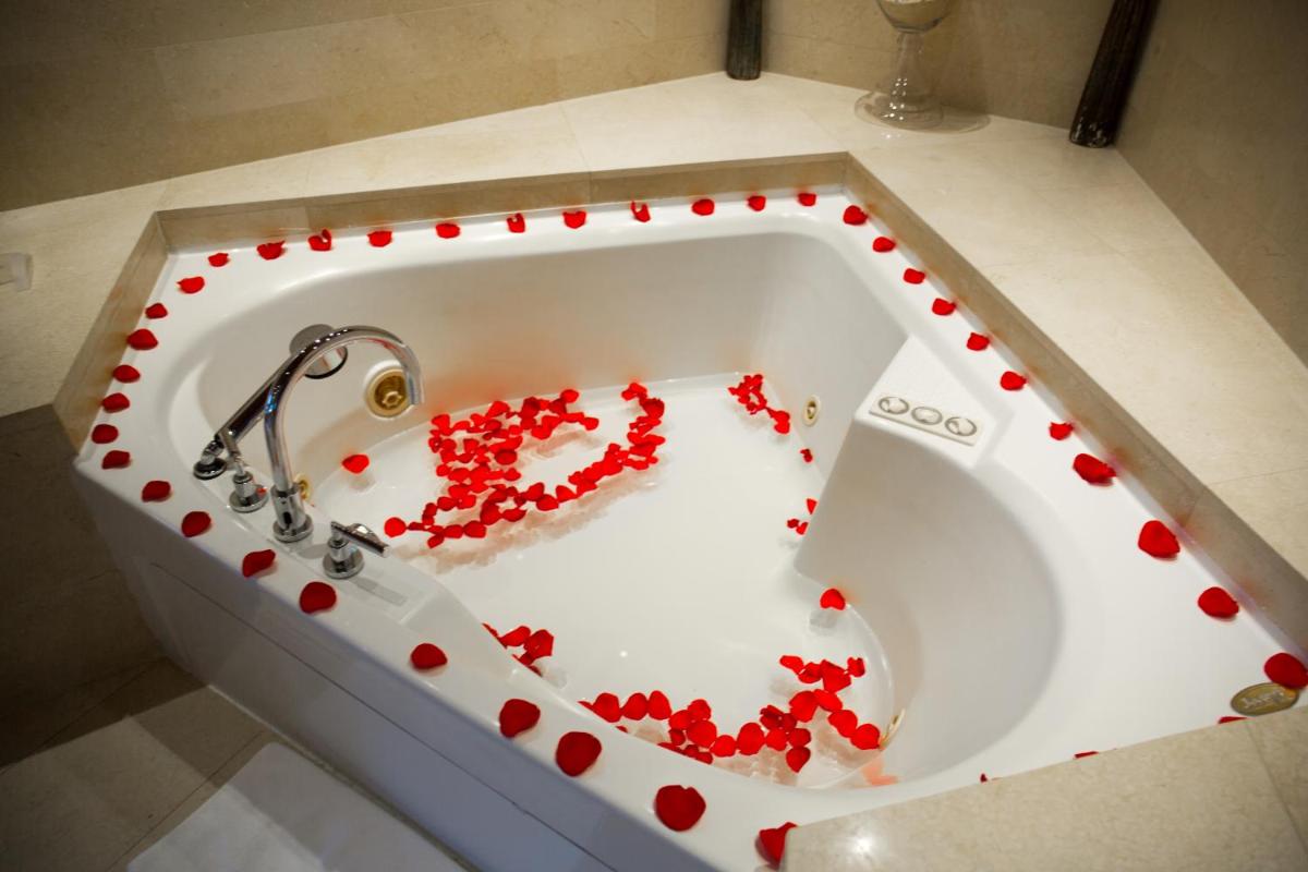 Jacuzzi