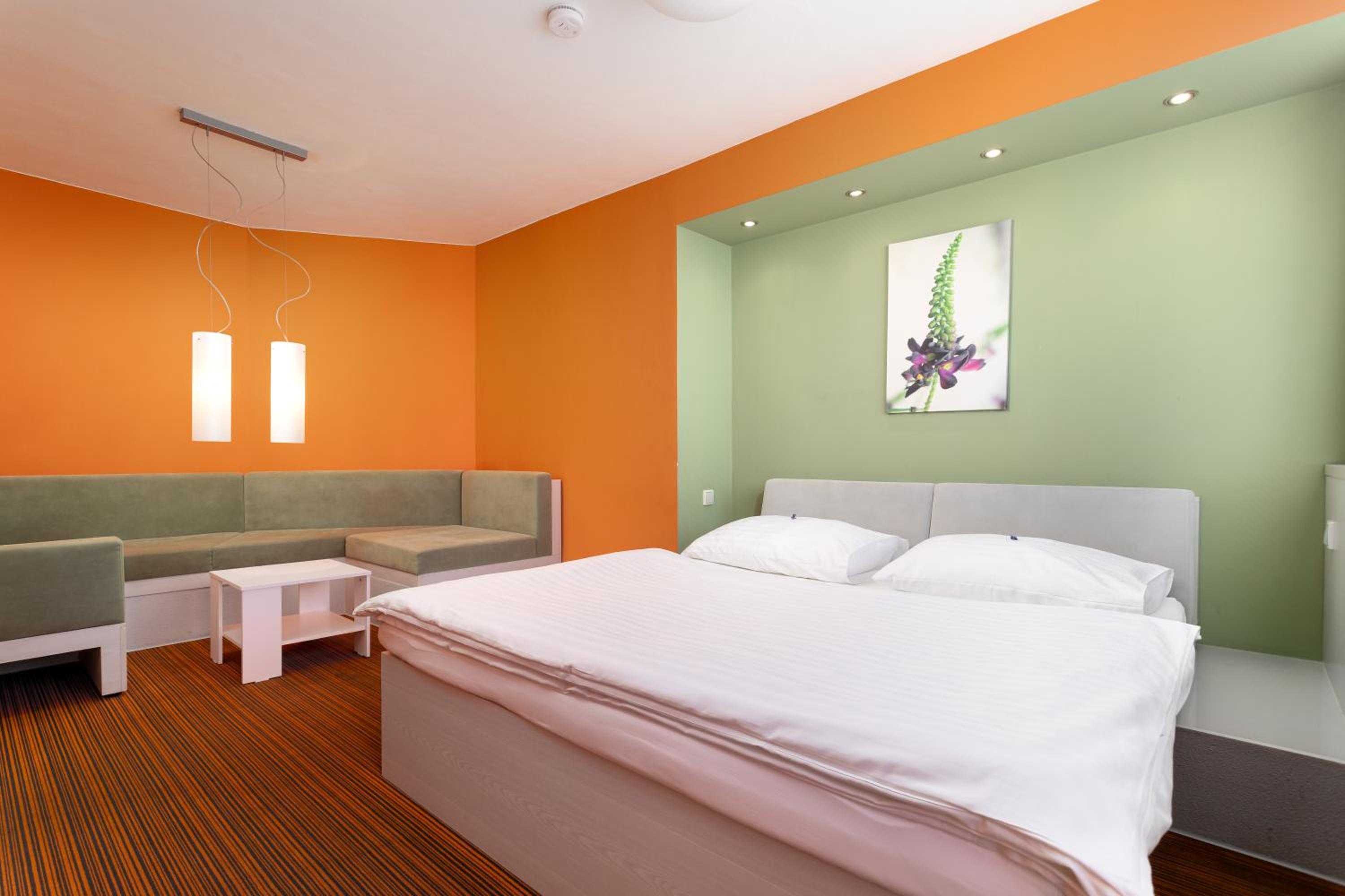 Deluxe Suite with Balcony - Photo 1