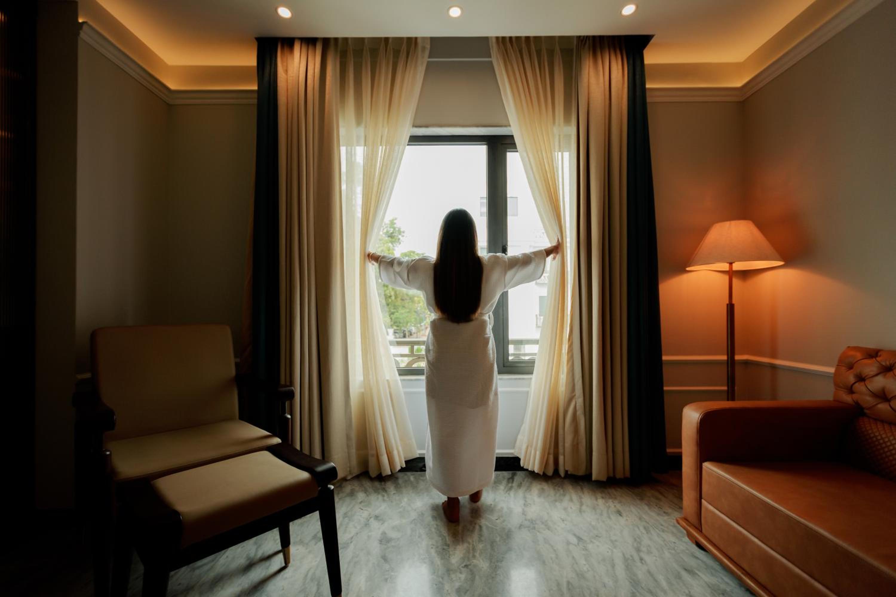 Executive Suite with Pool View - Photo 8