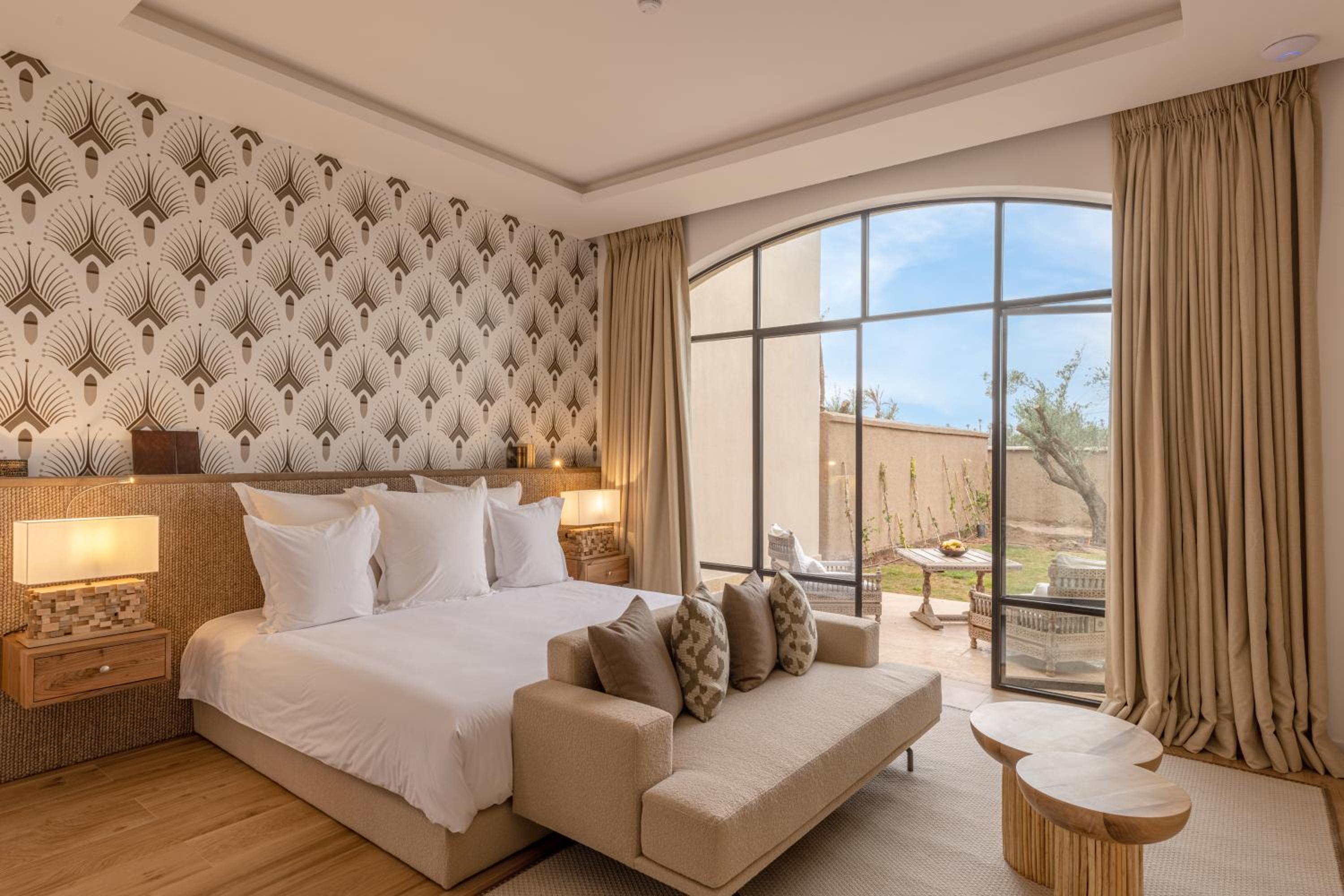 Superior Suite - Photo 15