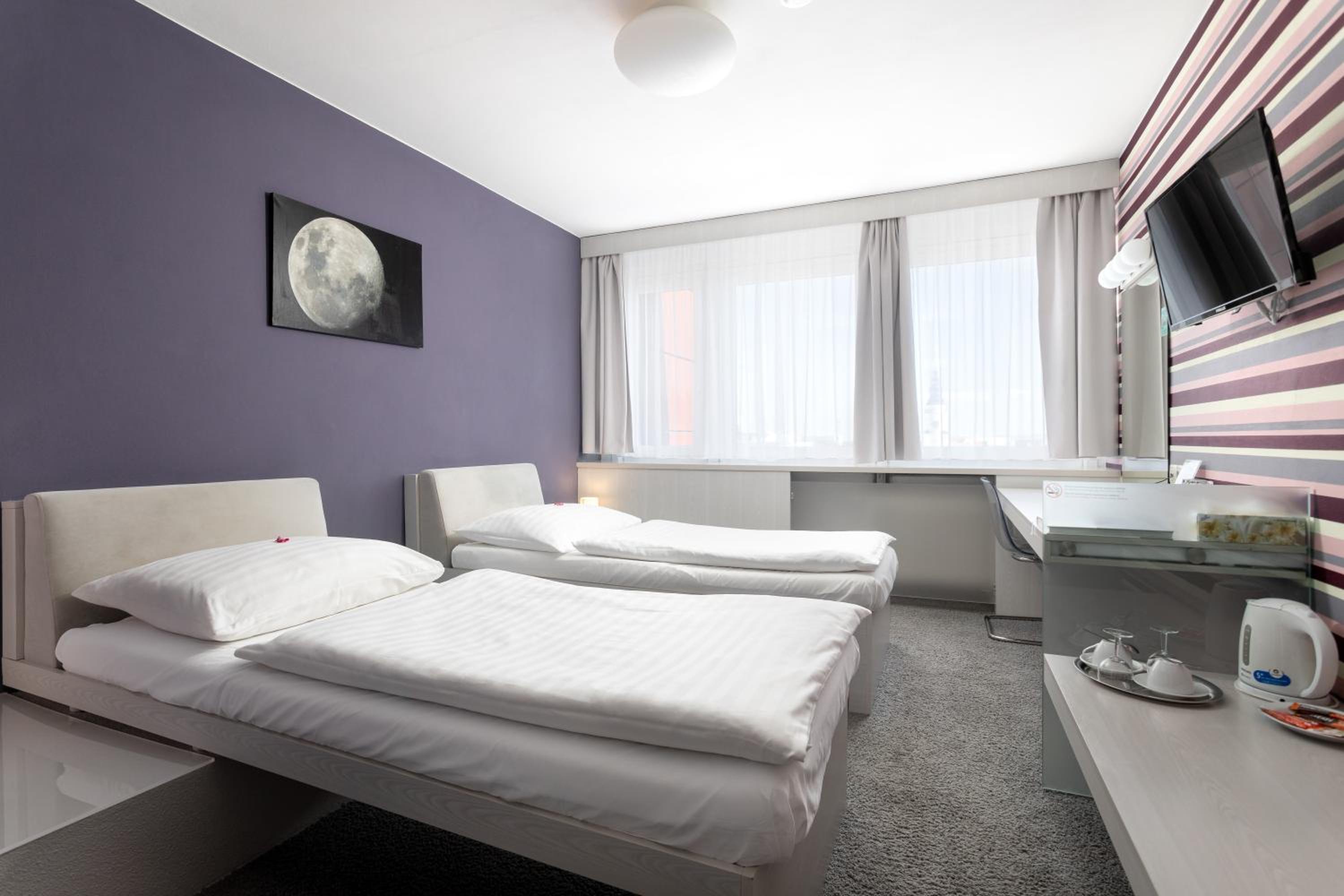 Deluxe Twin Room - Photo 10