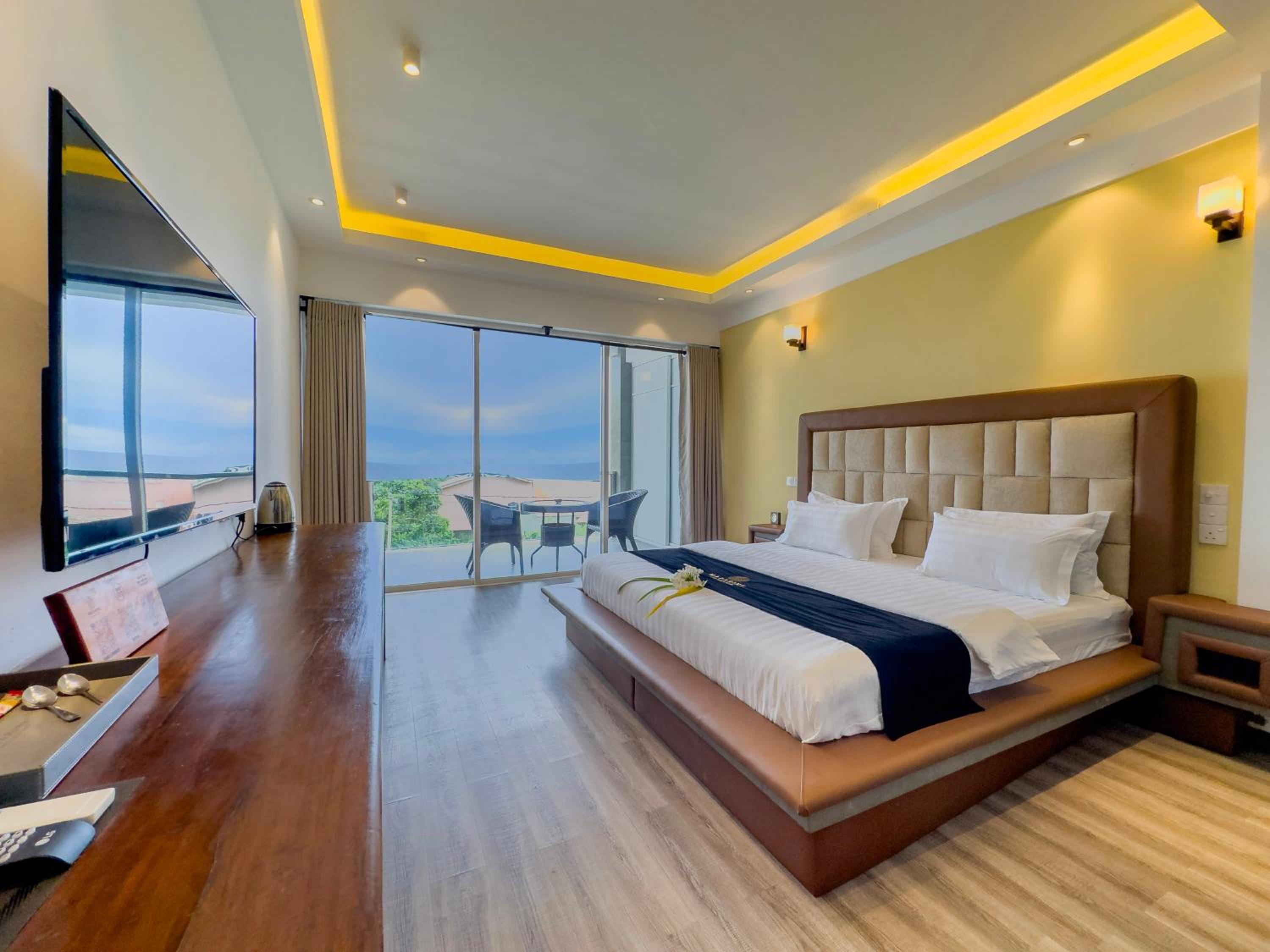 Deluxe King Room
