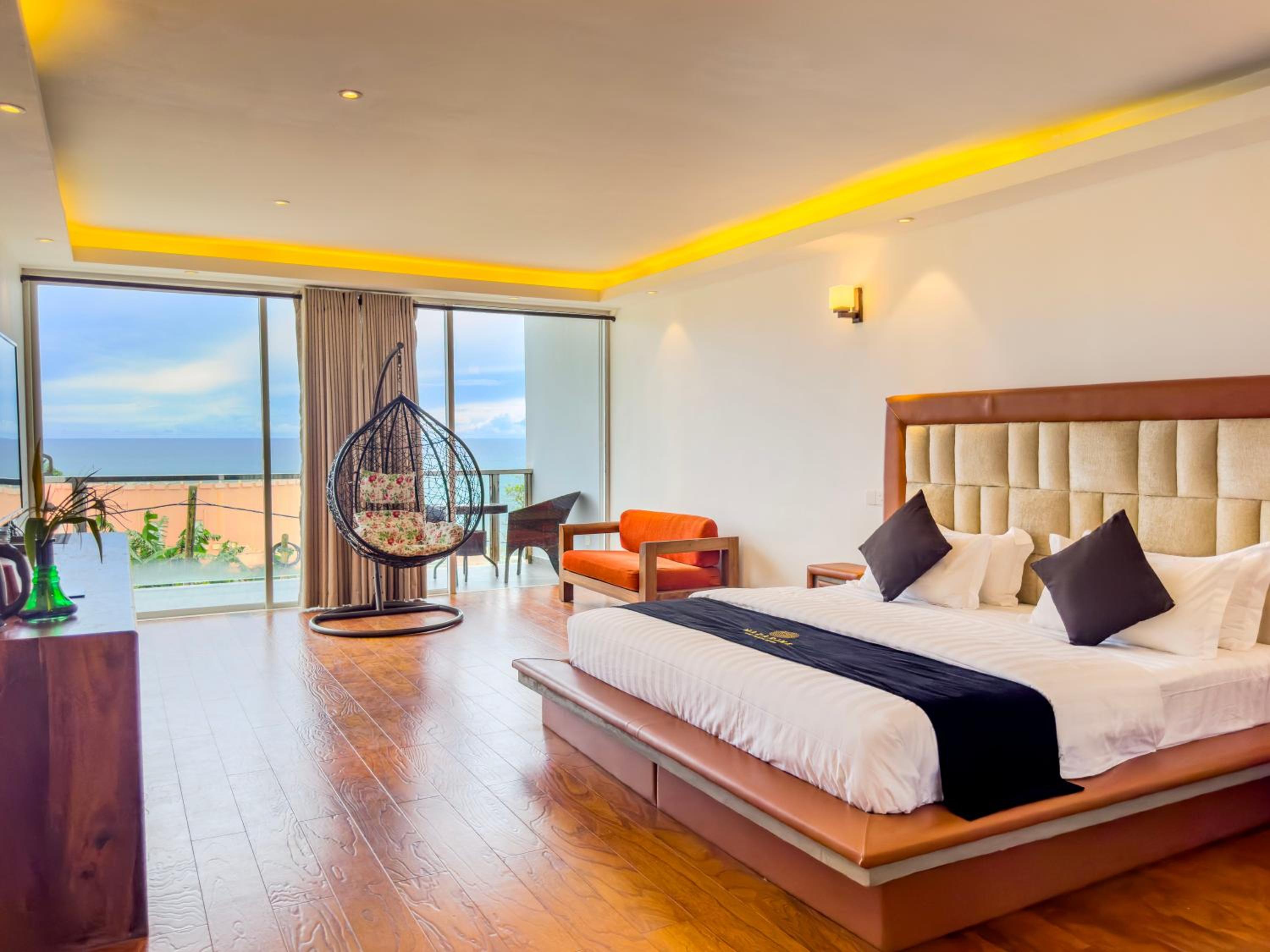 King Suite with Sea View