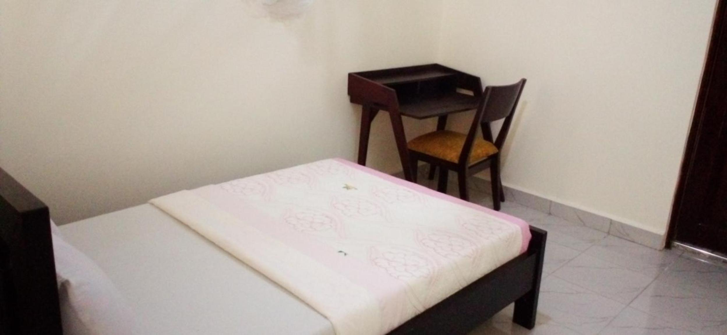 Single Room photo 2