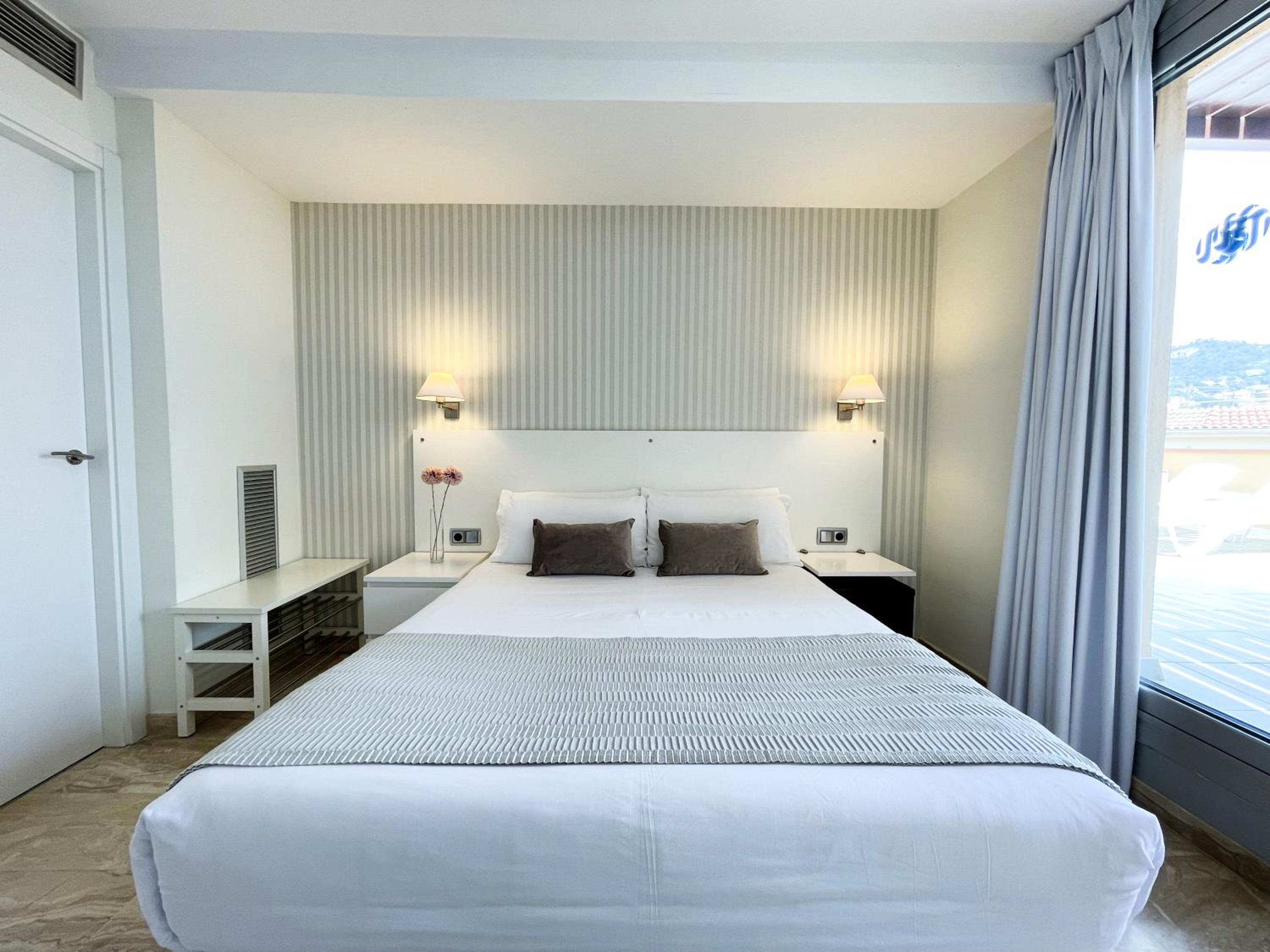 Double or Twin Room - Photo 18