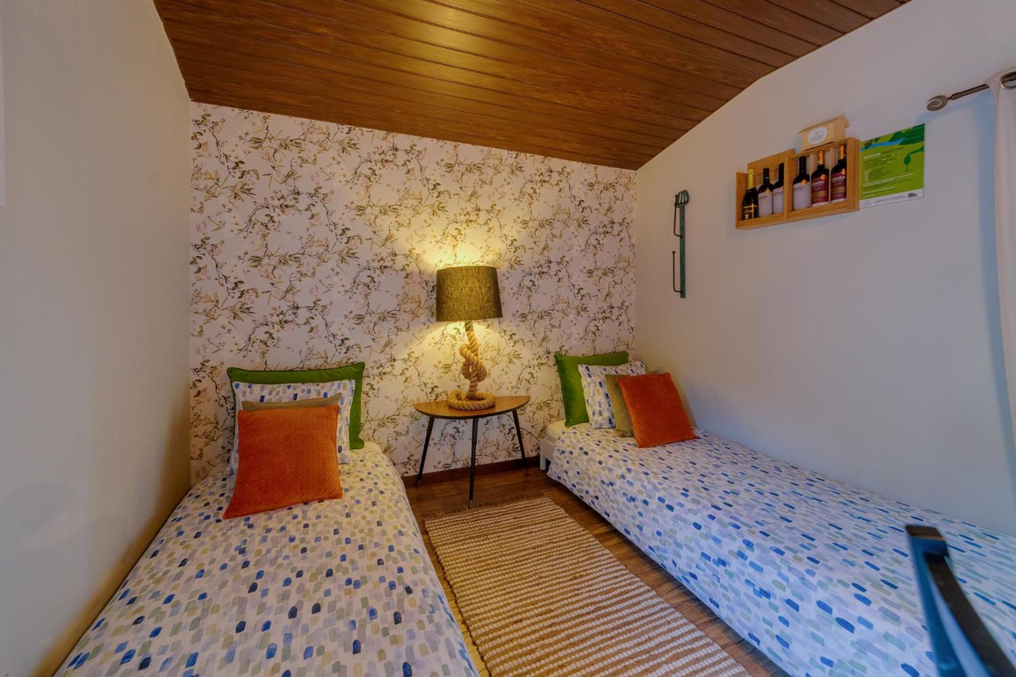 Family Room with Private Bathroom - Photo 8