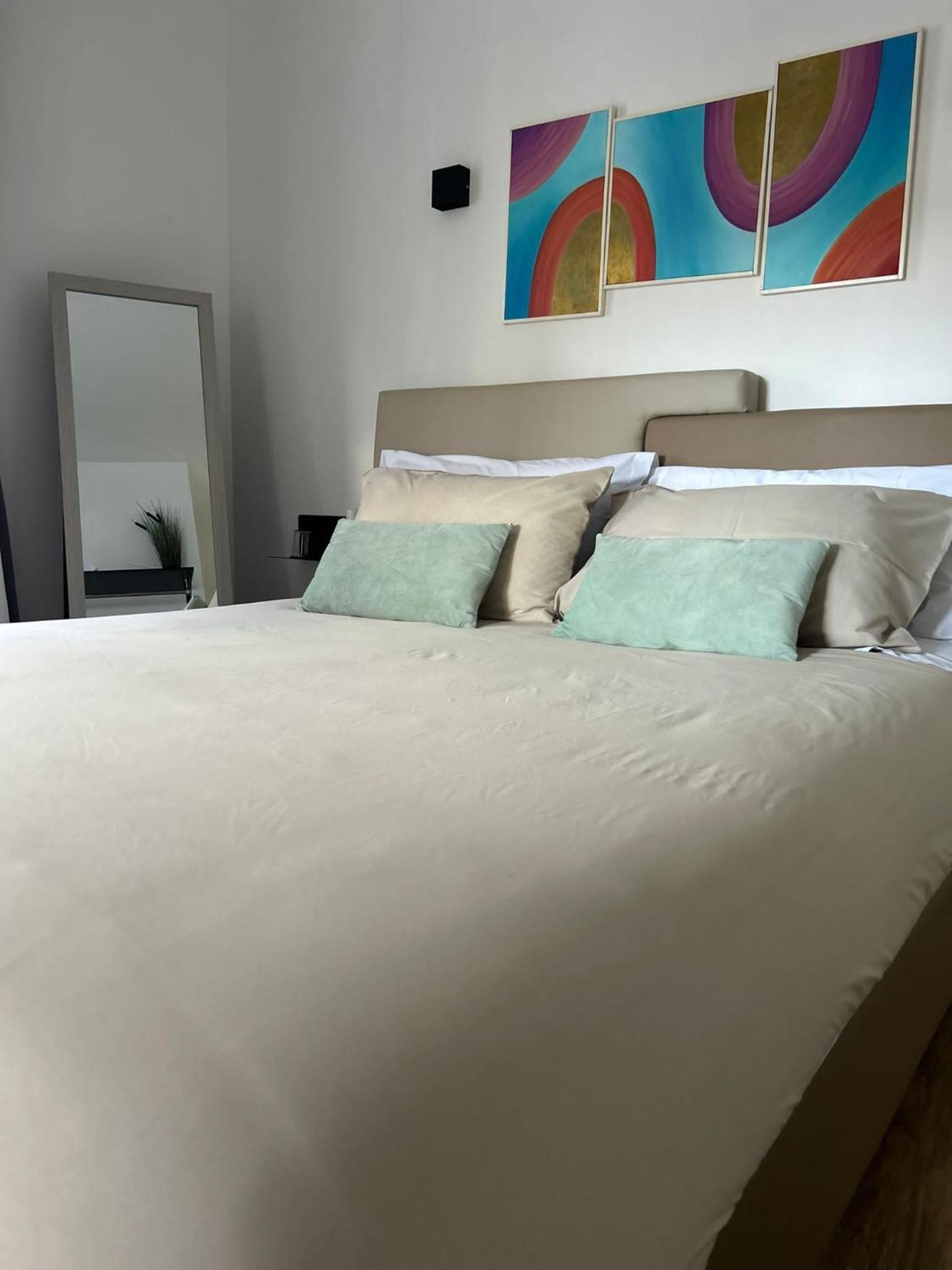 Superior King Room - Photo 17