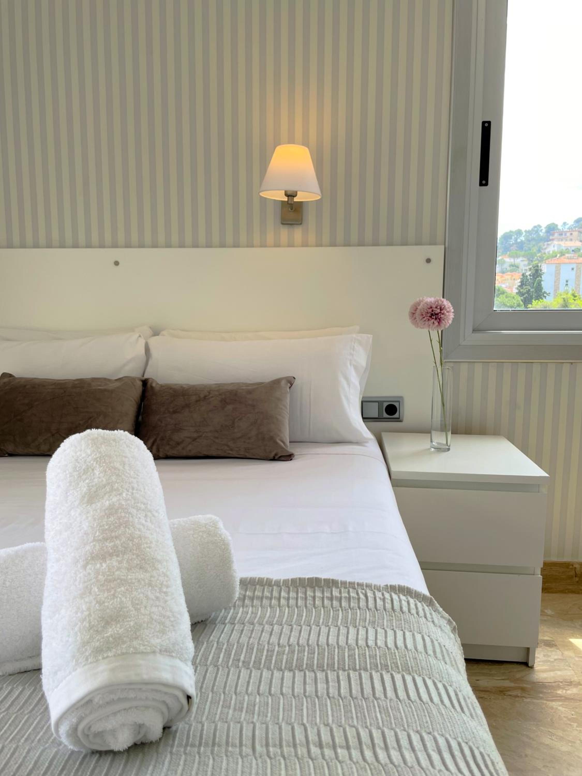 Double or Twin Room - Photo 7
