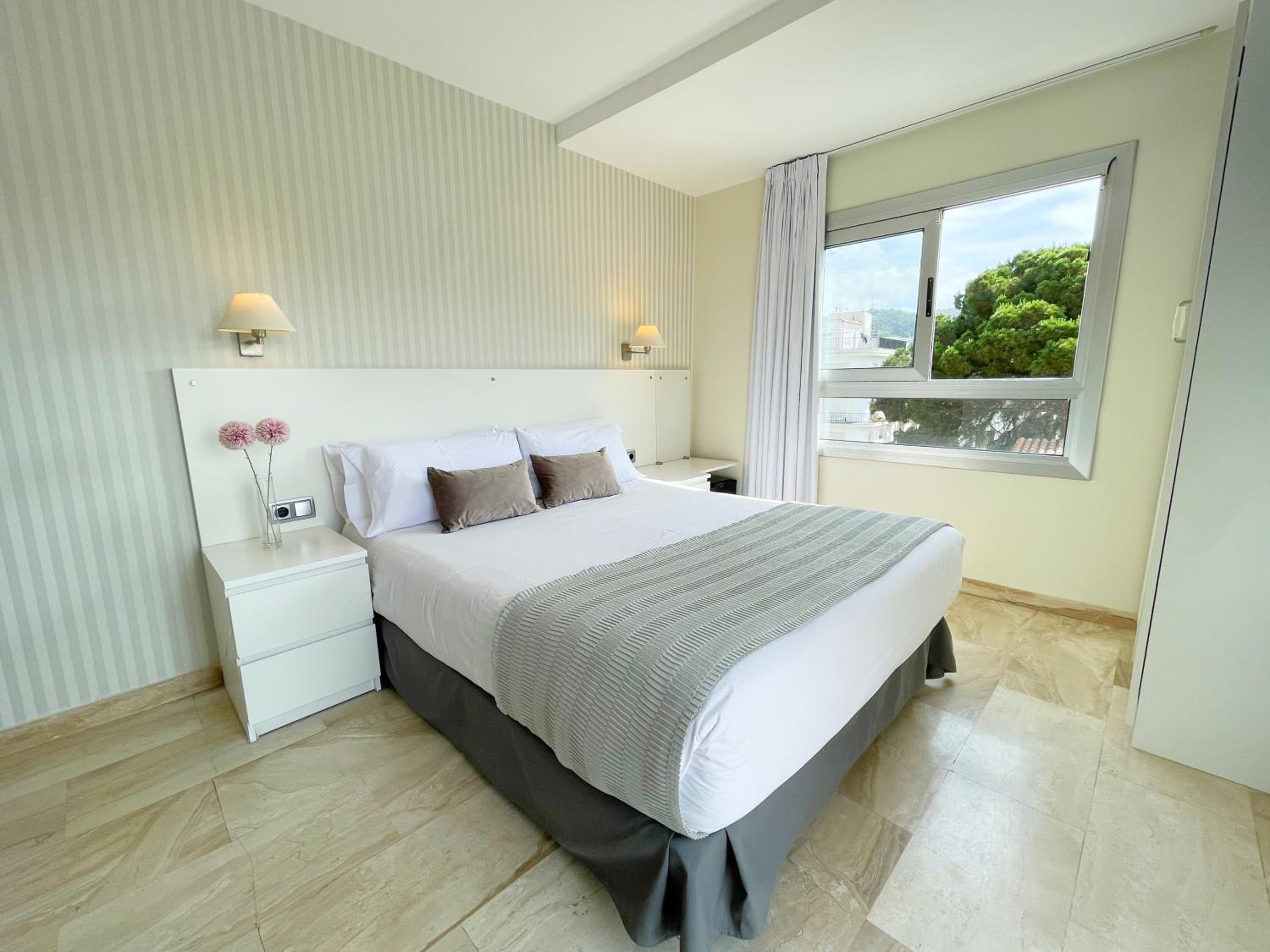 Double or Twin Room - Photo 23