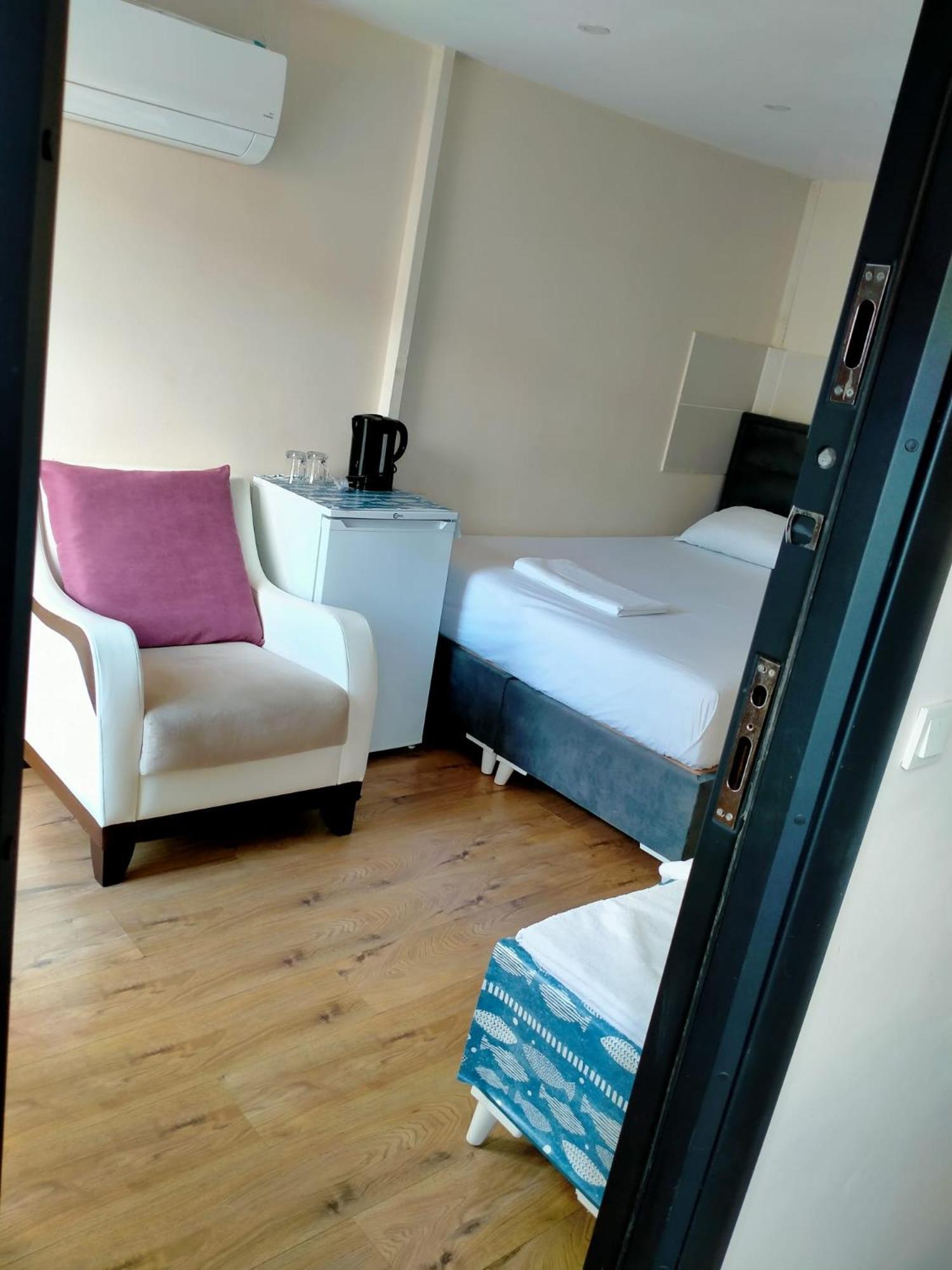 Double Room with Balcony photo 3