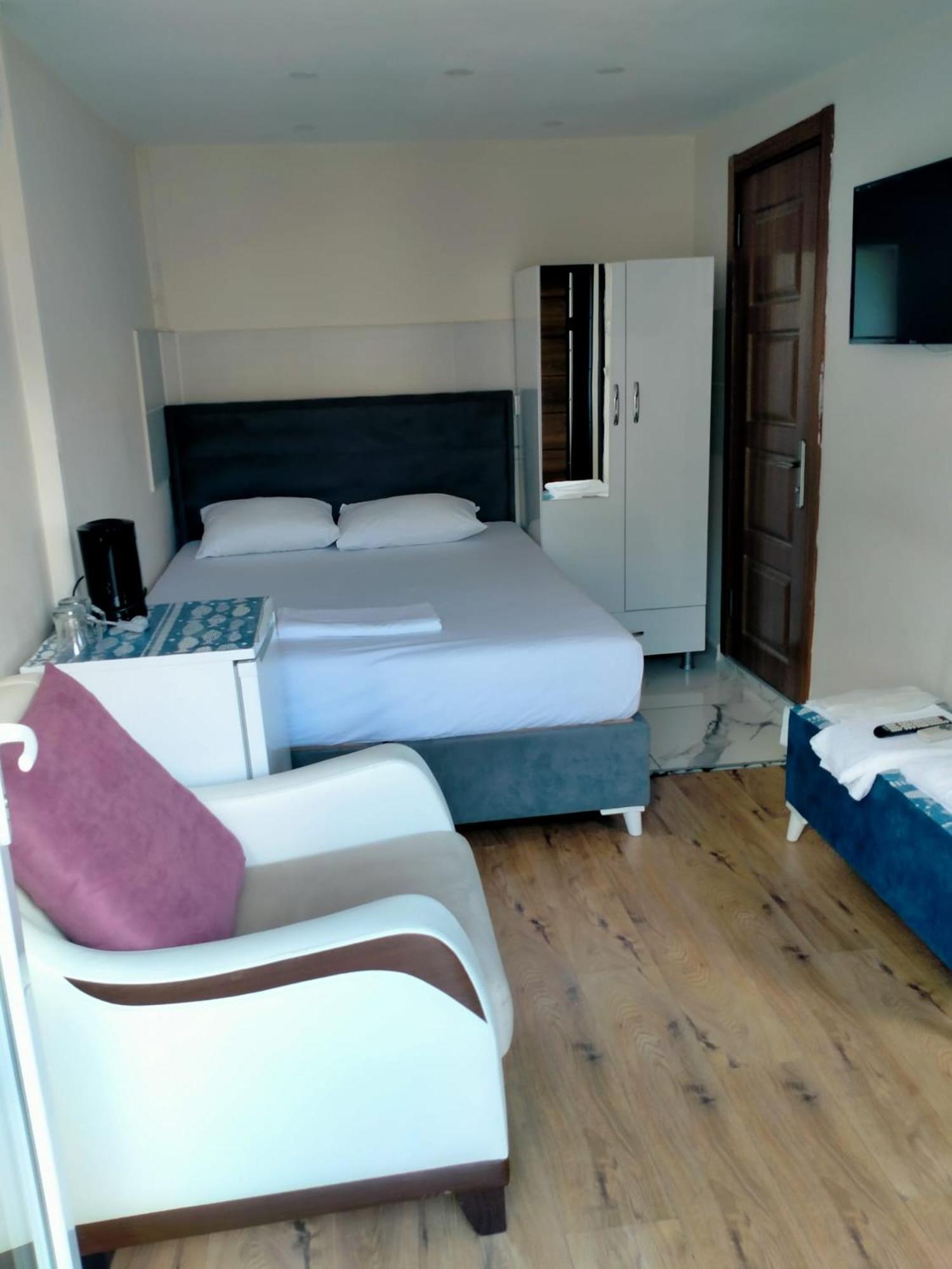 Double Room with Balcony photo 2