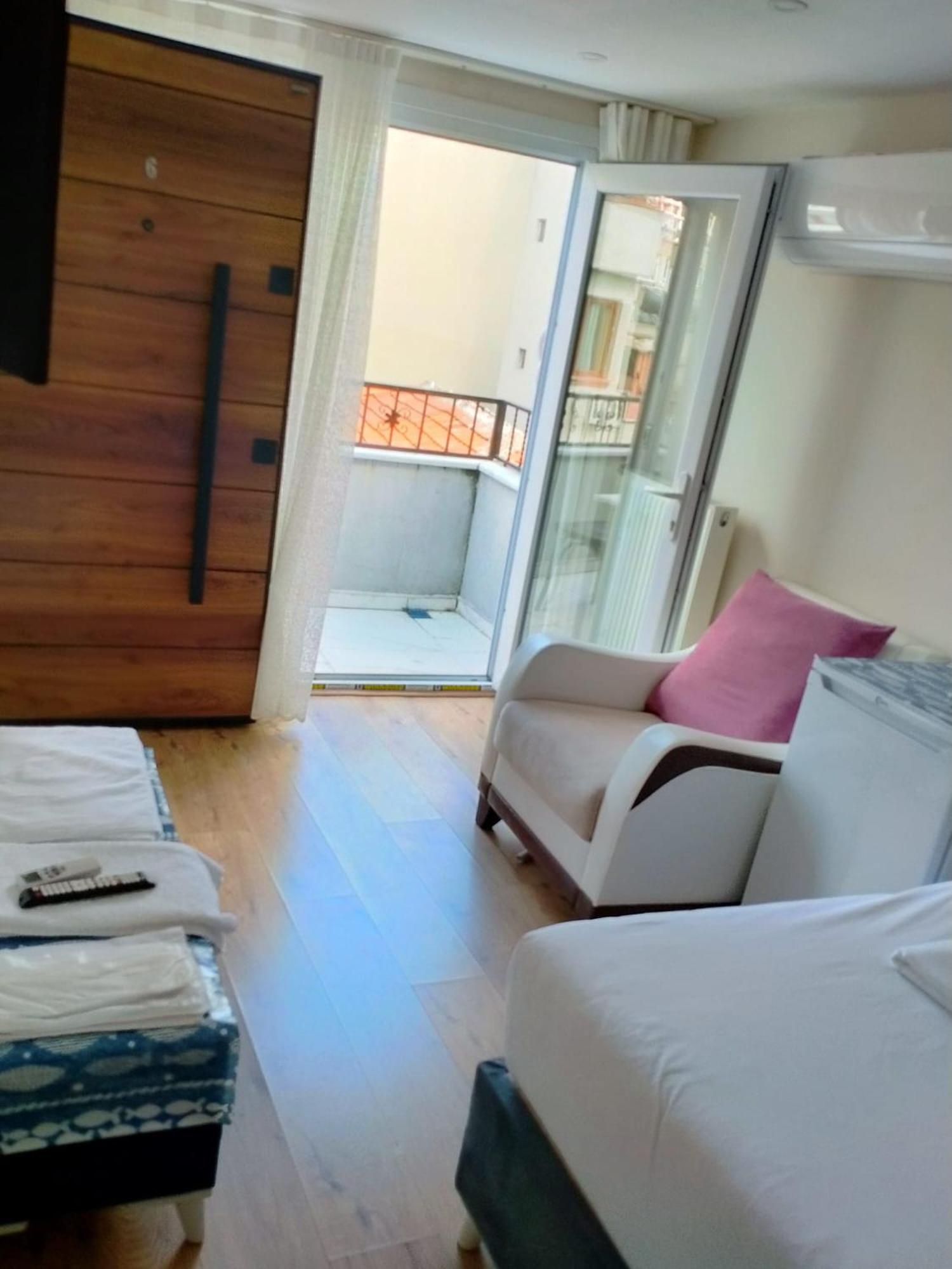 Double Room with Balcony photo 1