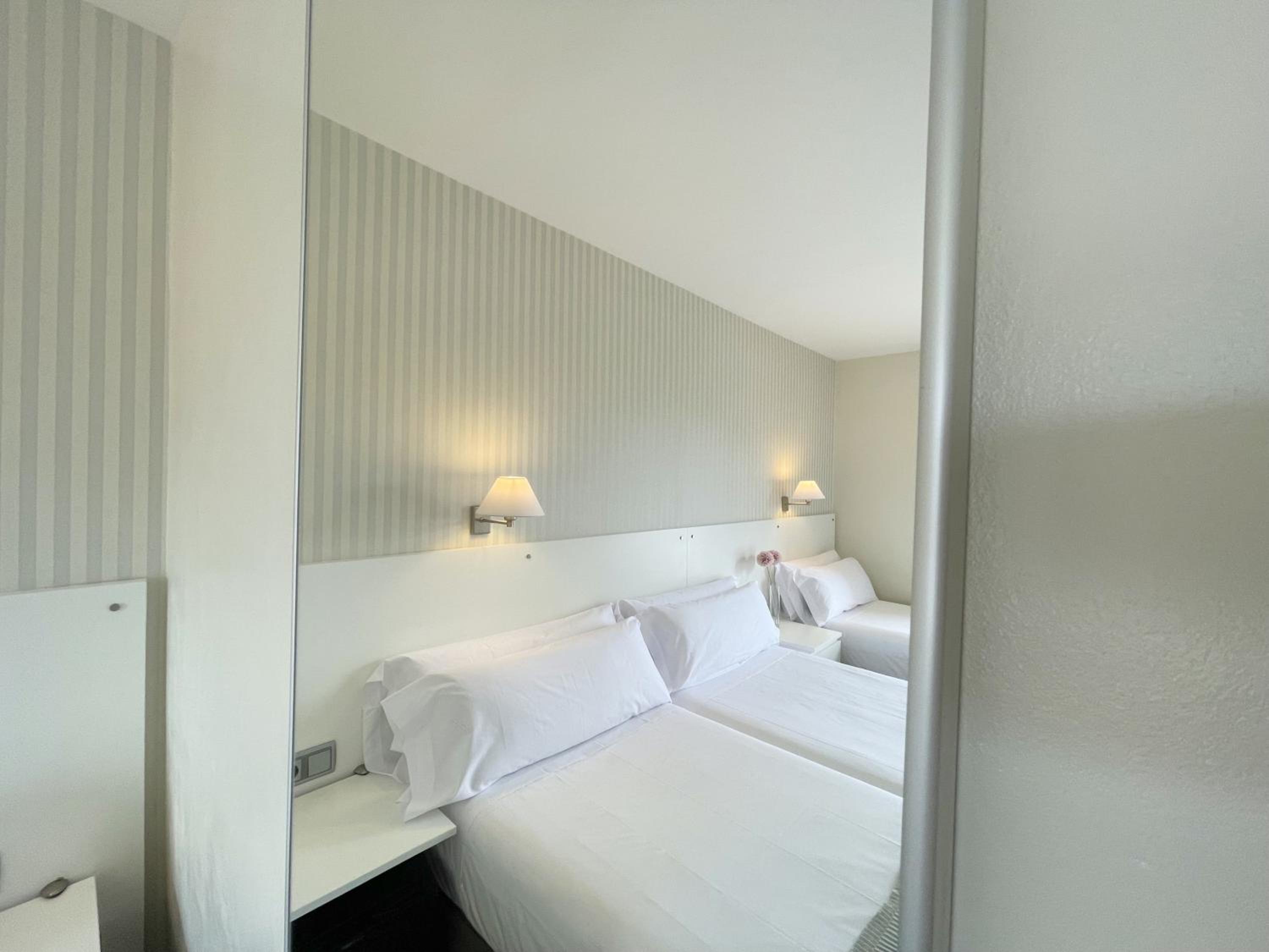 Triple Room - Photo 18