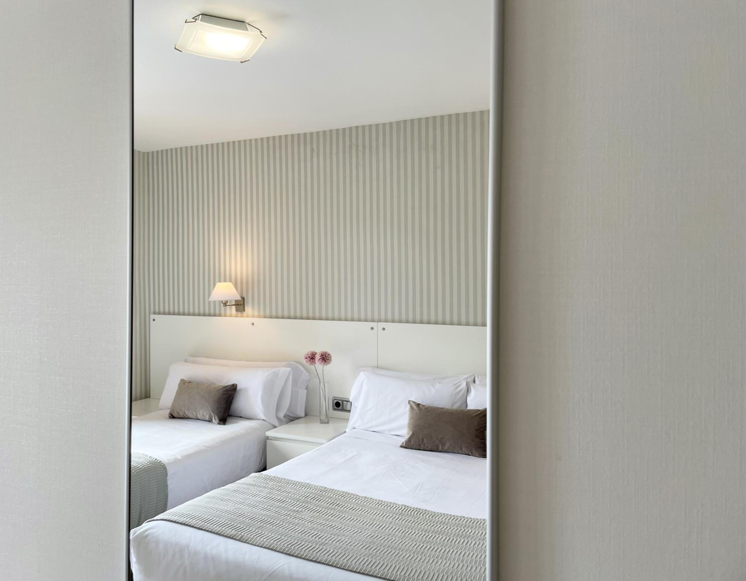Triple Room - Photo 13