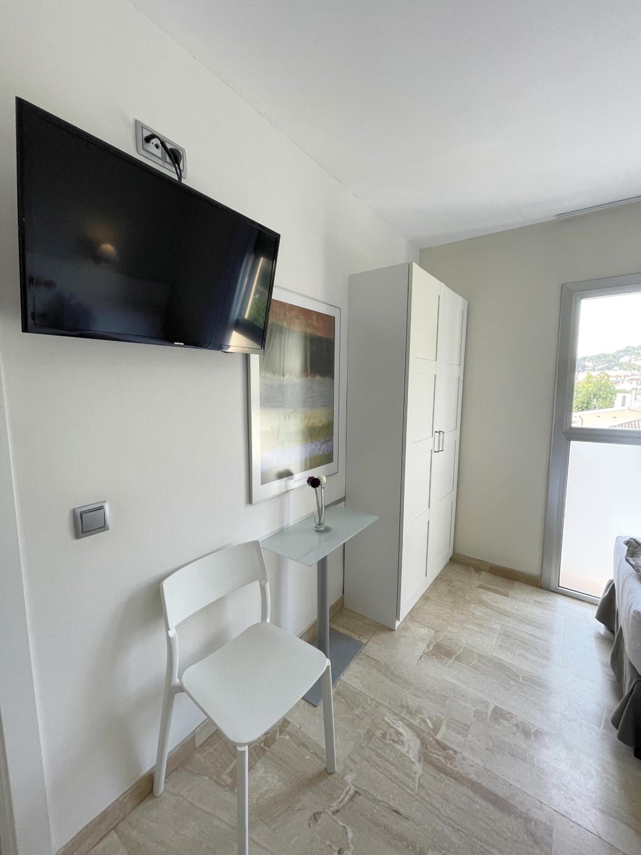 Double or Twin Room - Photo 27