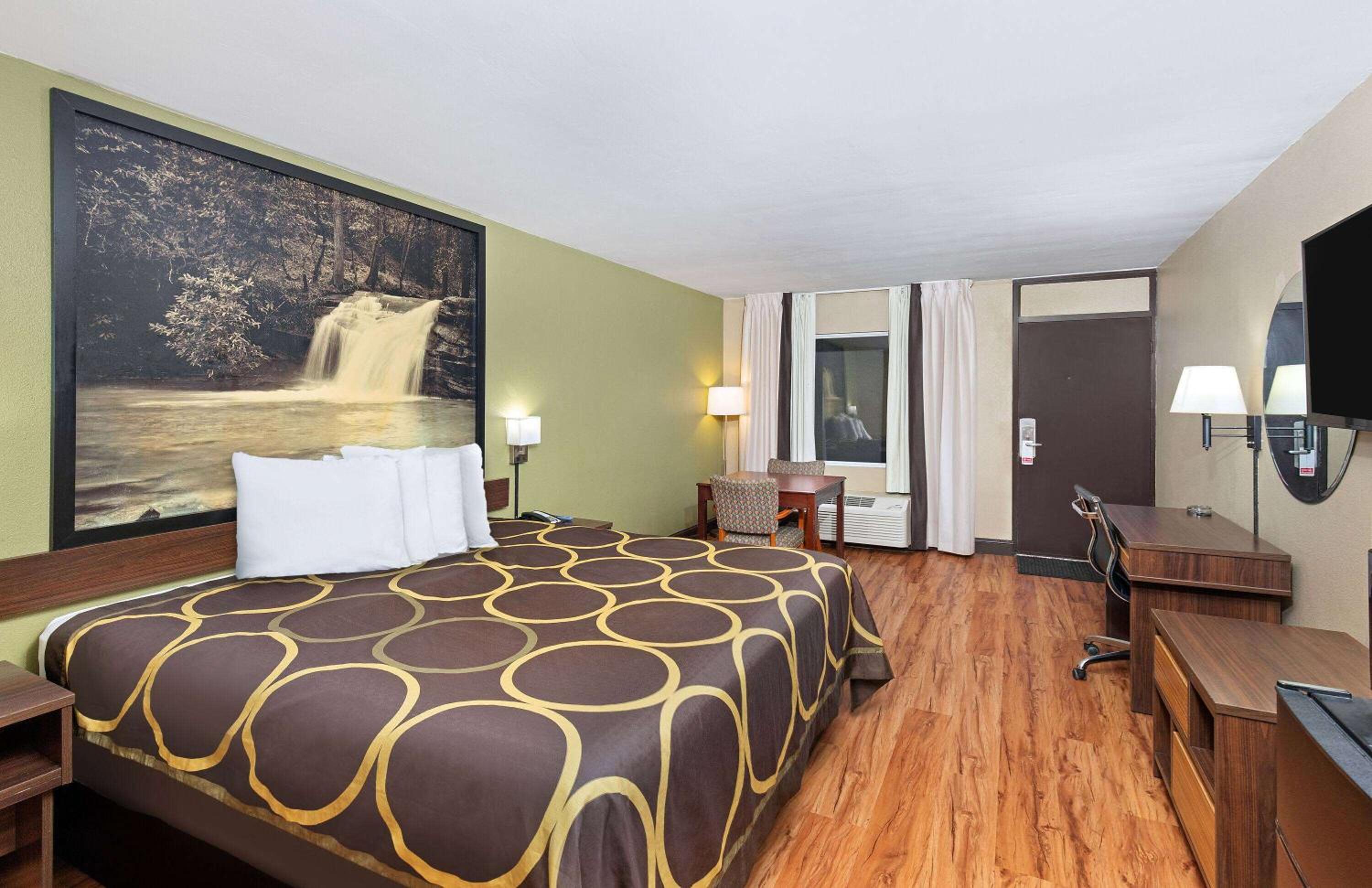 King Room - Non-Smoking - Photo 1