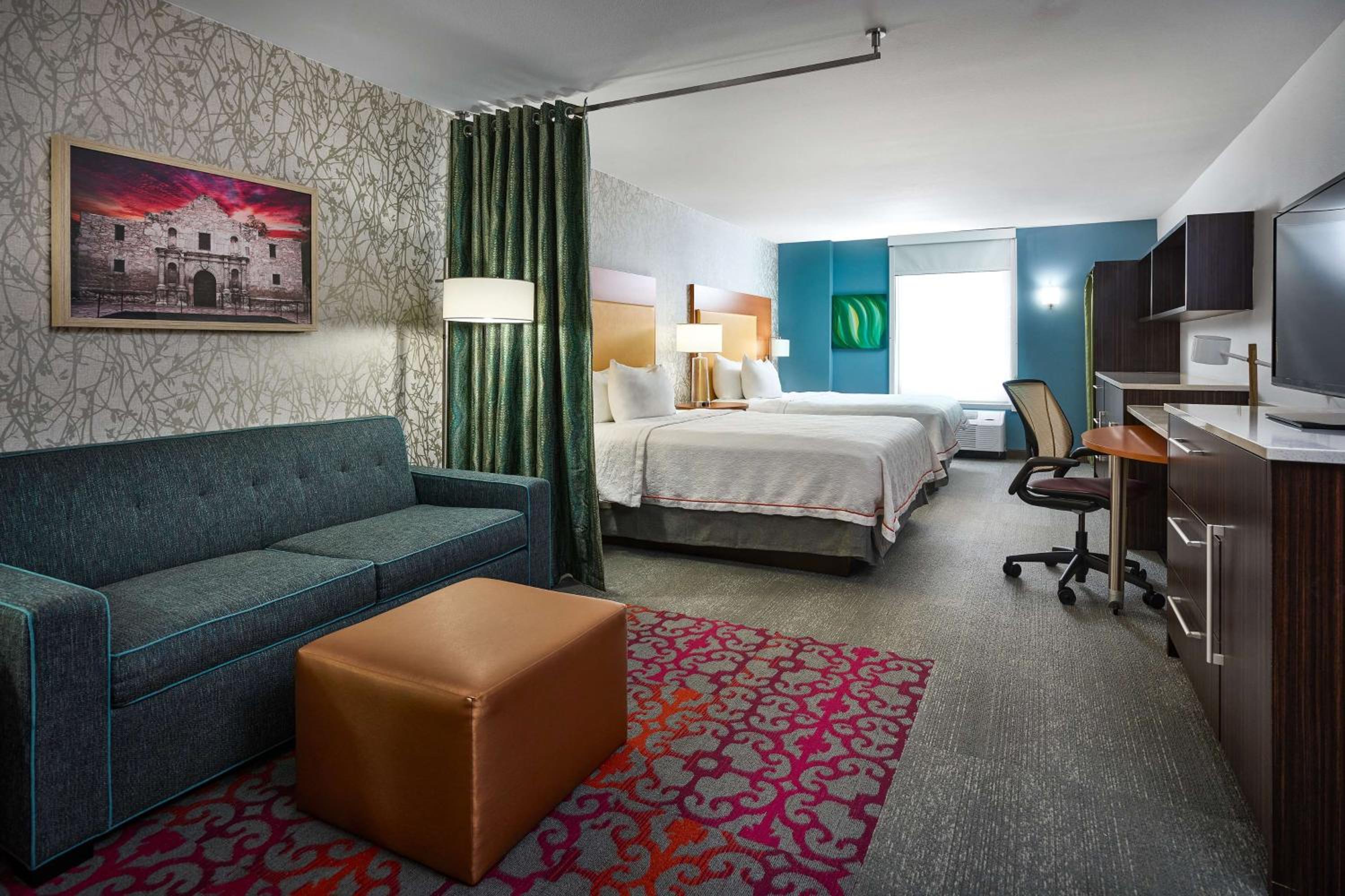 Premium Studio, 2 Queen Beds, Non Smoking
