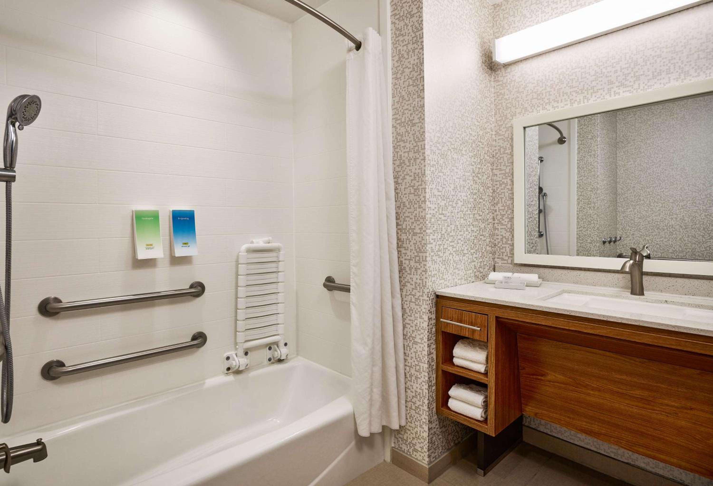 Premium Studio, 2 Queen Beds, Non Smoking