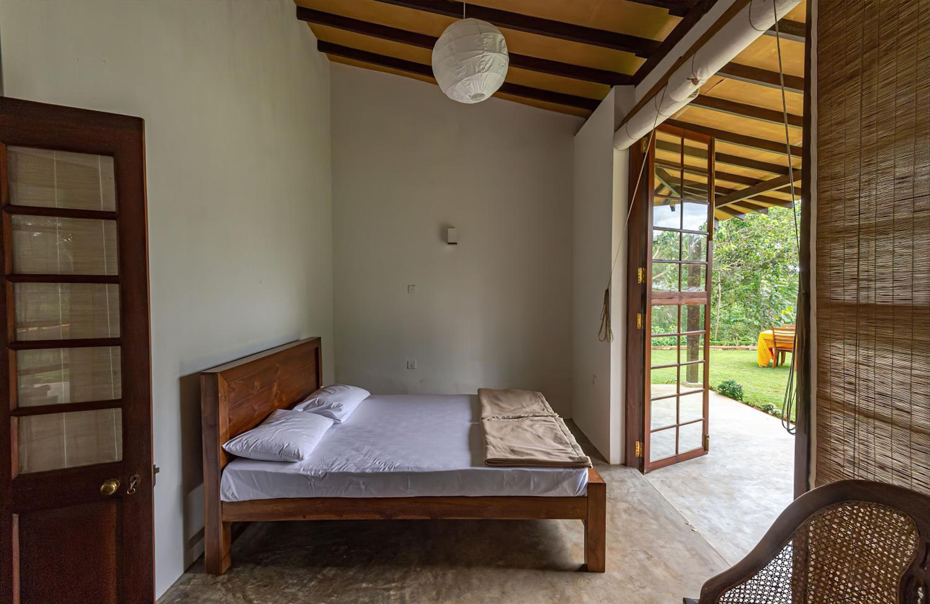 Deluxe Double Room (2 Adults + 1 Child) photo 2