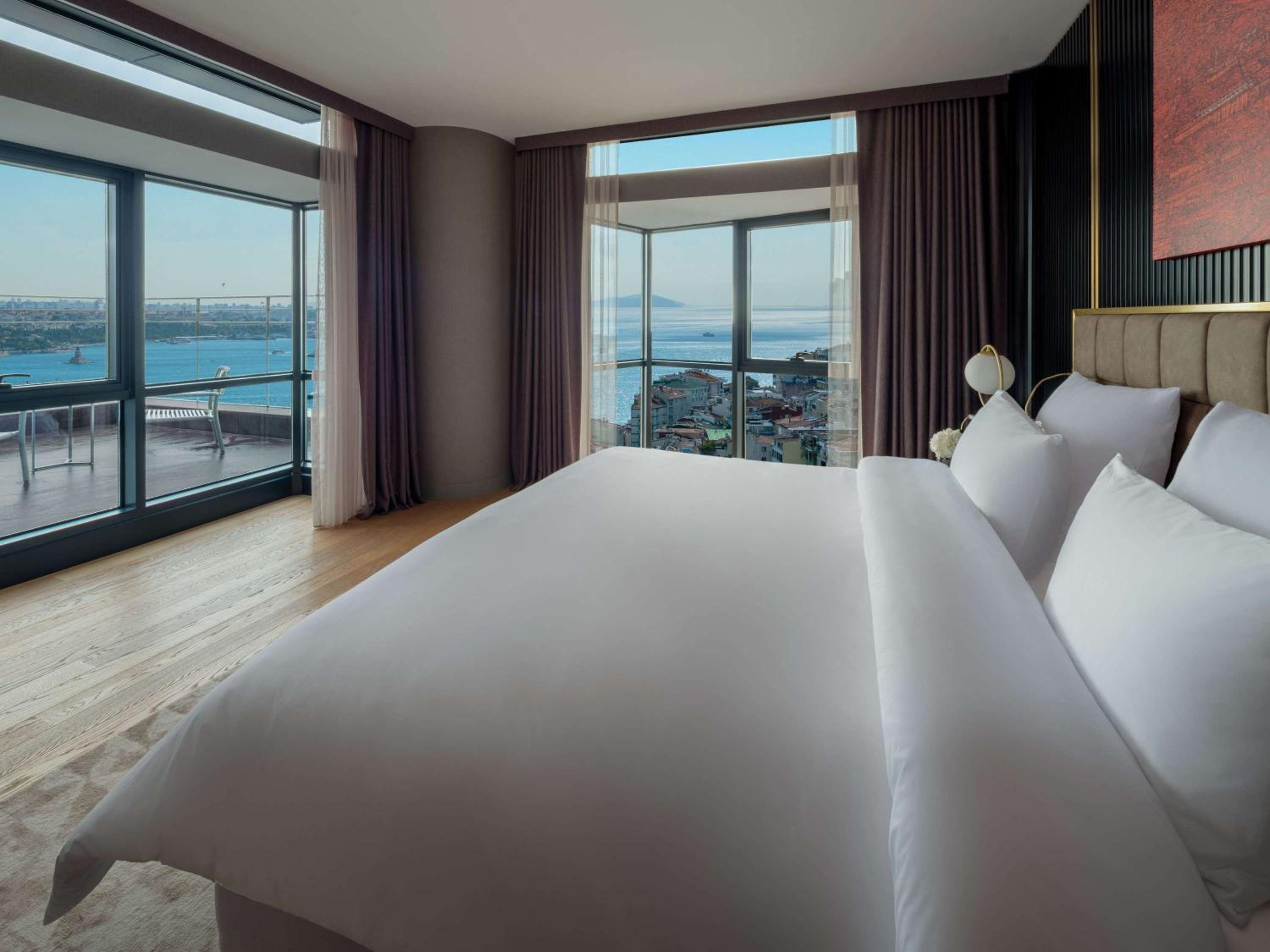 One Bedroom Signature Suite with Terrace and Bosphorus View - Club Millesime Access