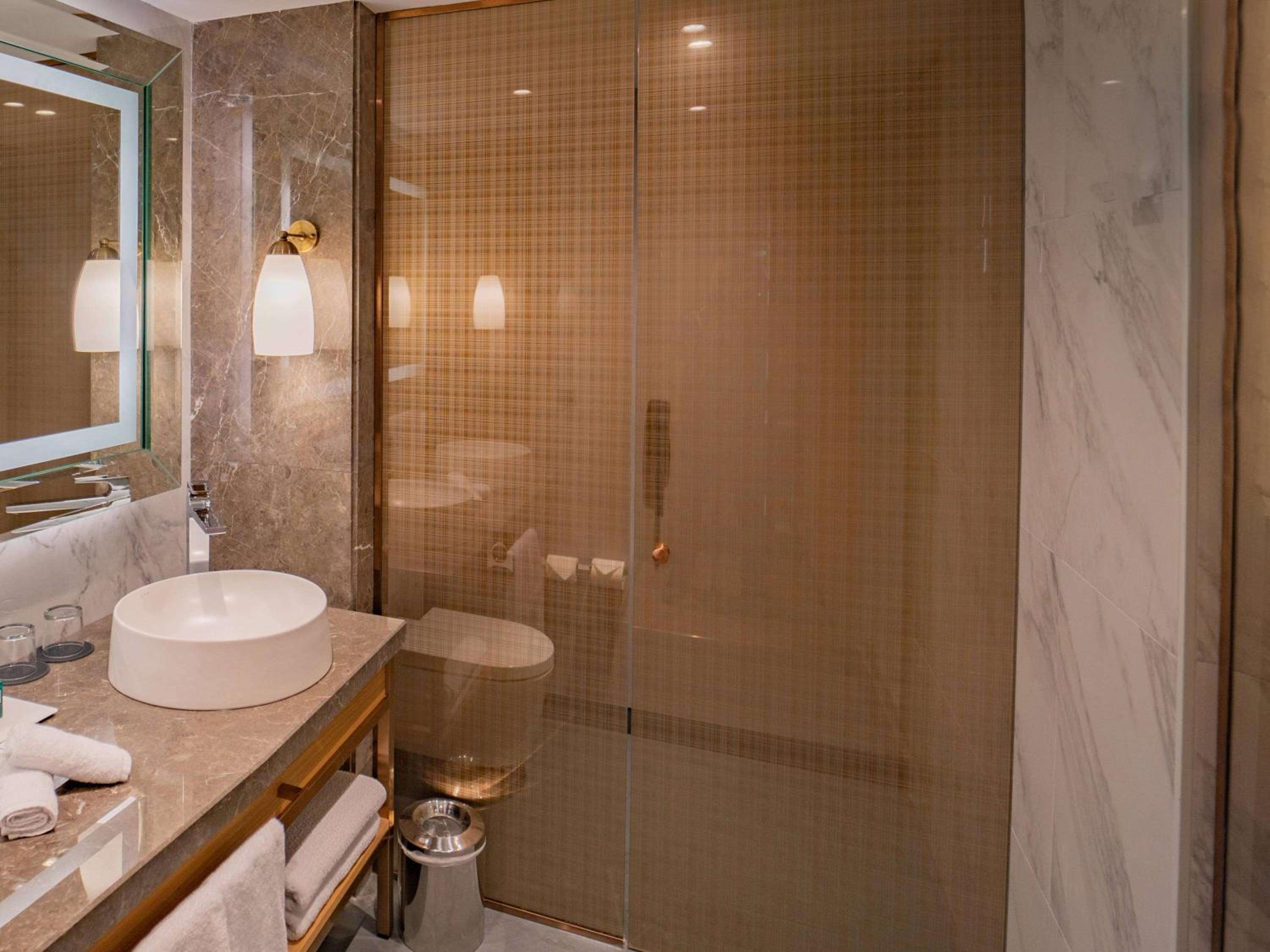 Prestige King Suite - Club Access
