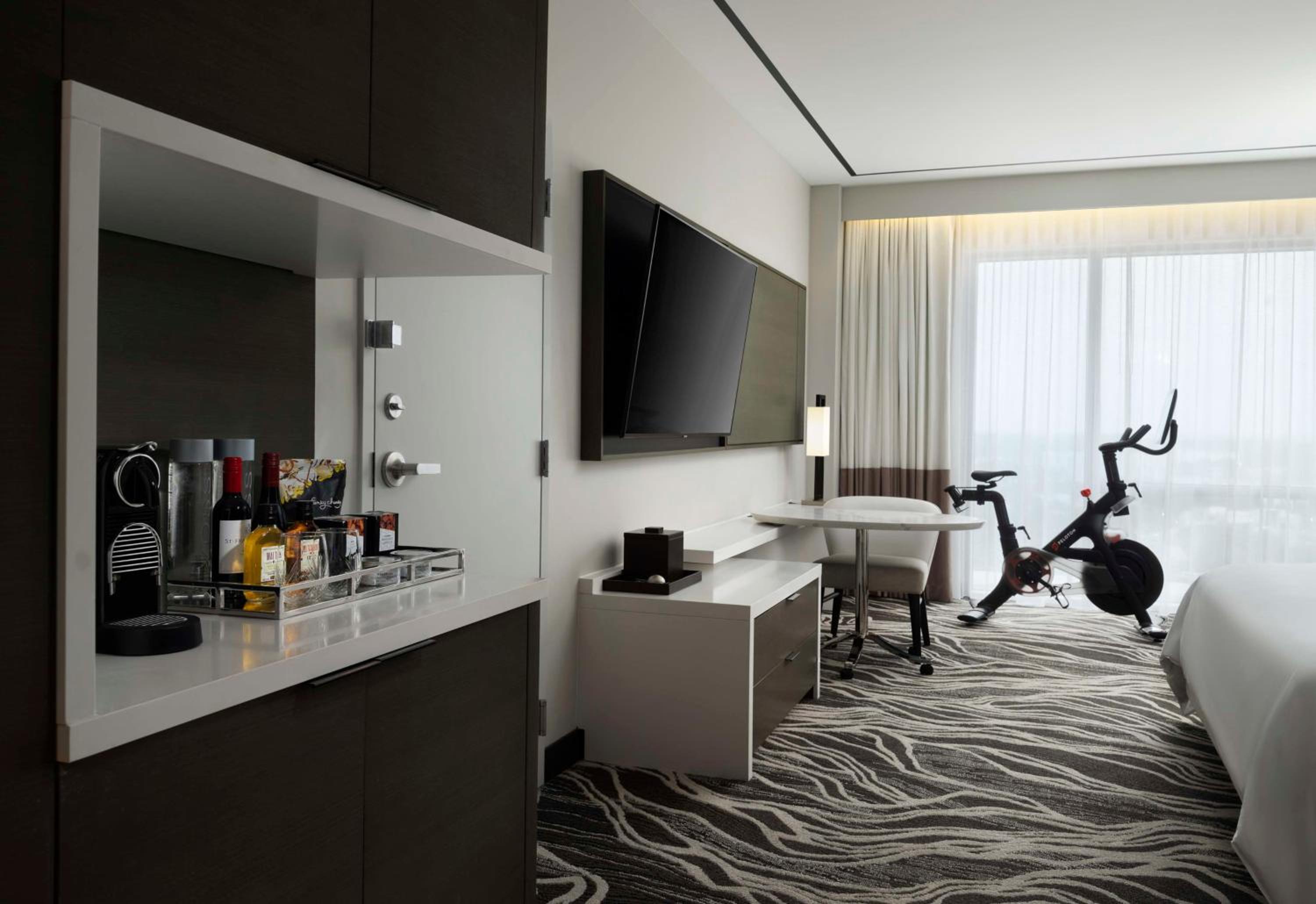 King Room with Peloton Bike - Photo 5