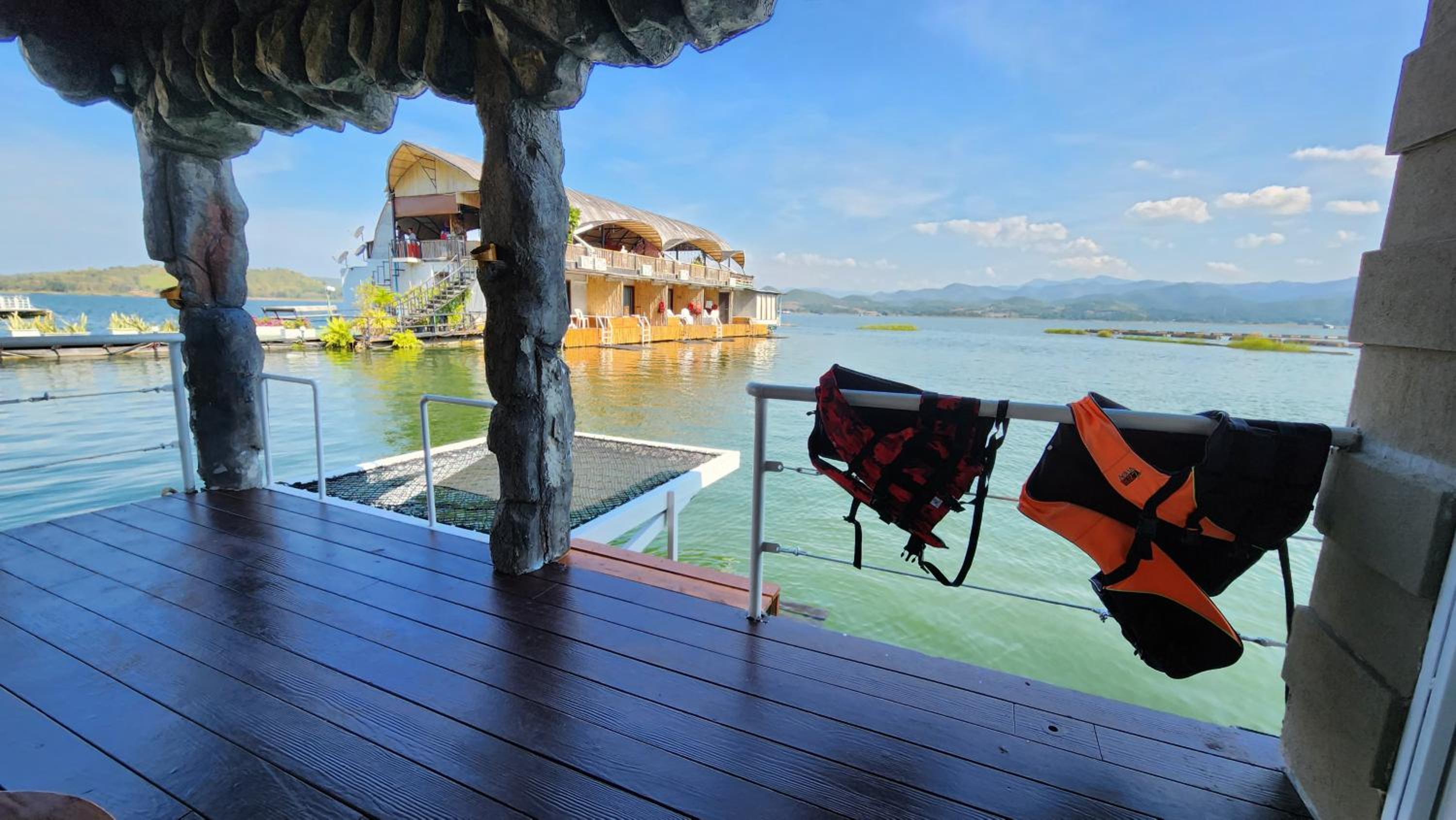 Double Room with Lake View - Photo 2