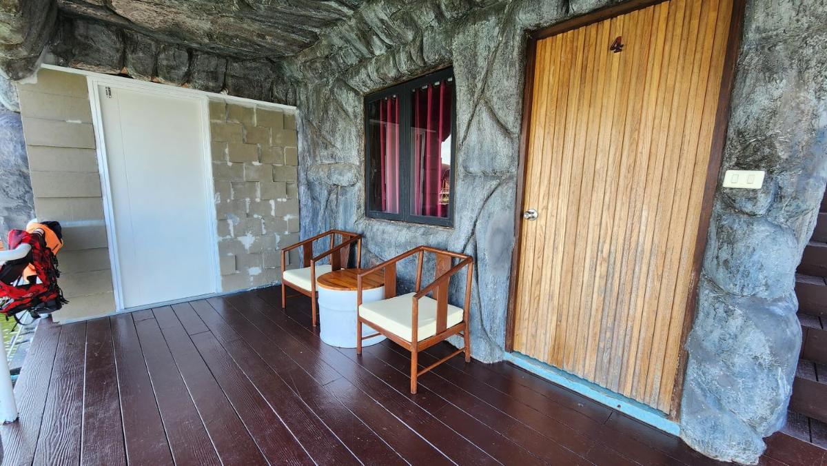 Double Room with Lake View - Photo 3