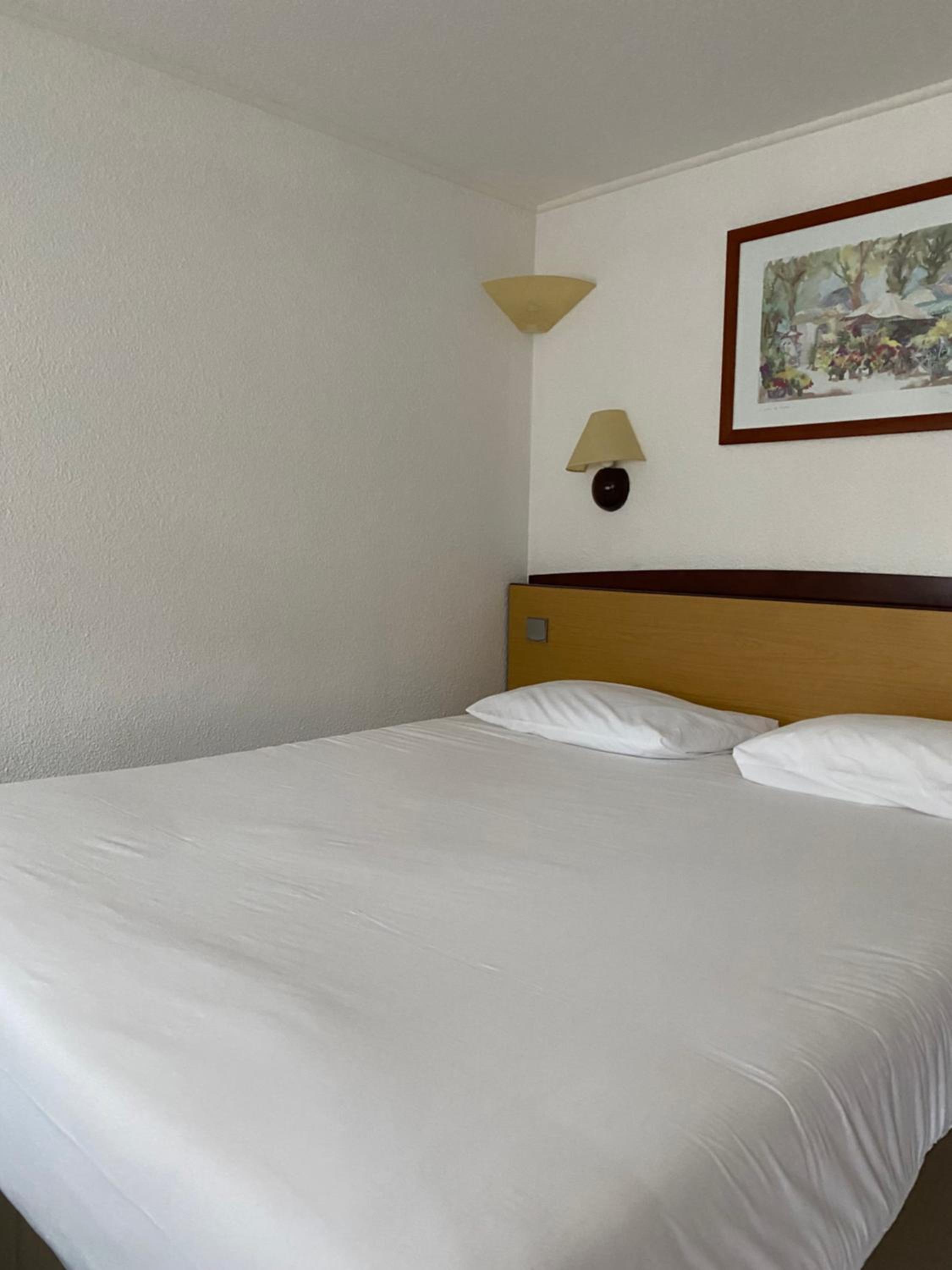 Twin Room - Photo 1