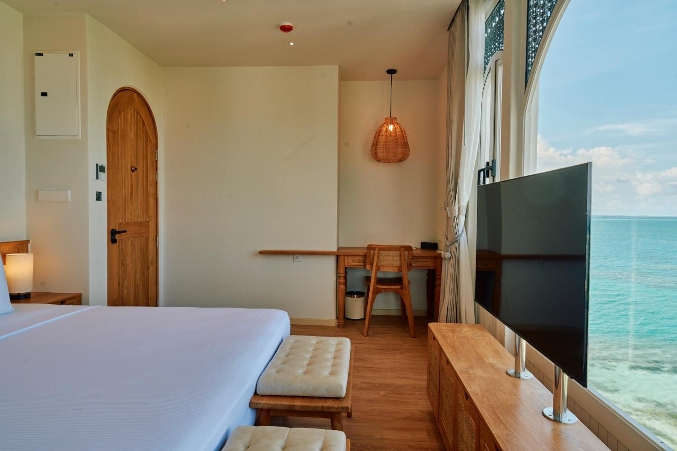 Deluxe Seaview Room photo 1