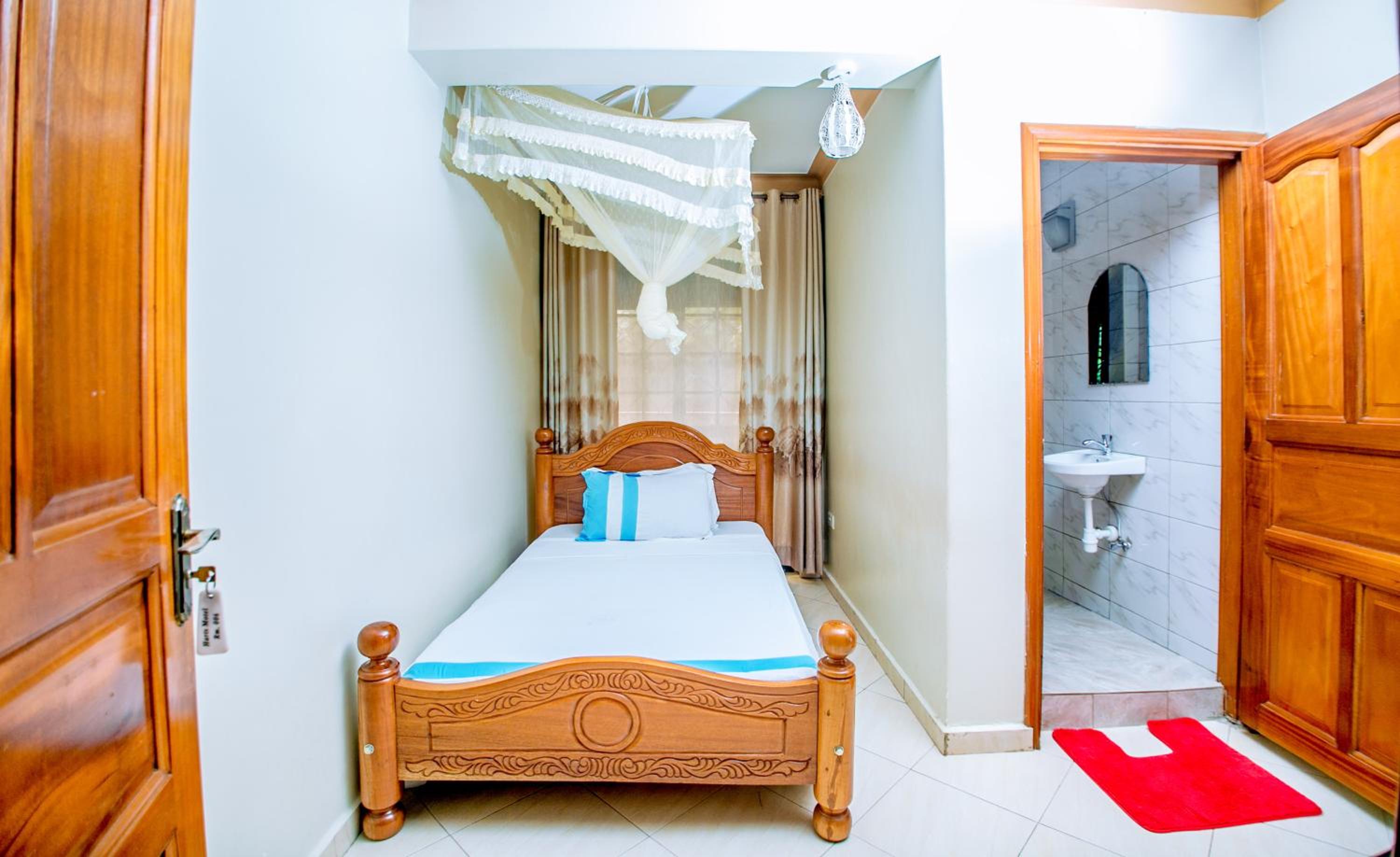 Single Room with Balcony photo 2